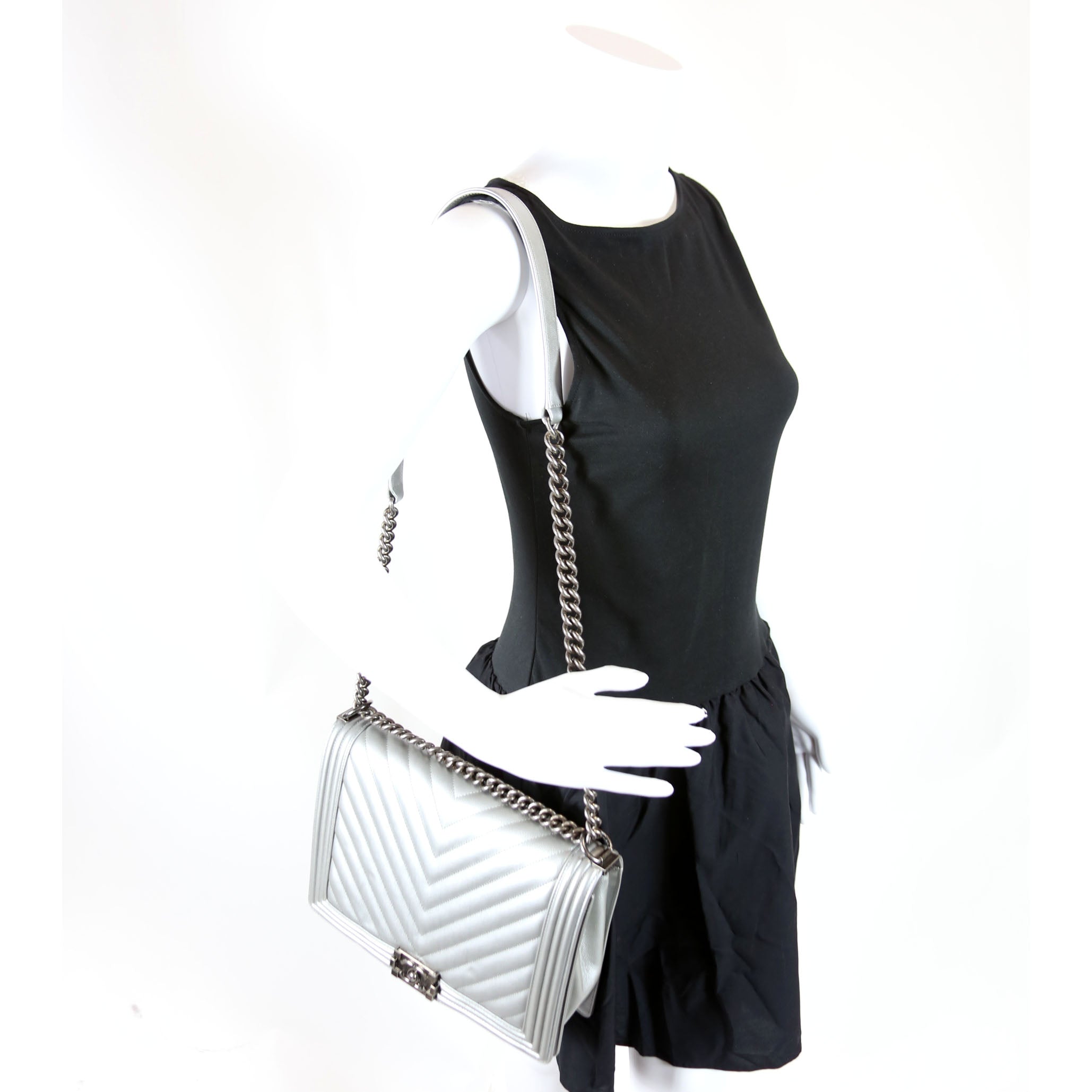 Chanel Boy Flap Medium Old Chevron Caviar 21-25M Silver