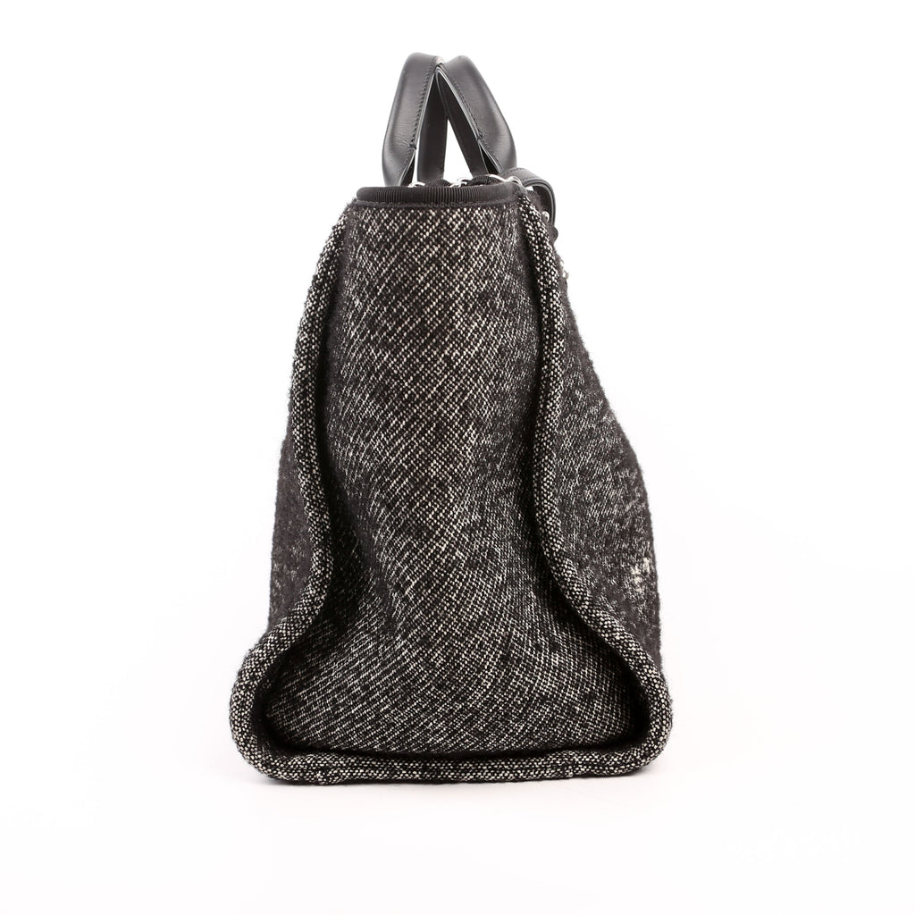 Chanel Deauville Medium Mixed Fibers Black