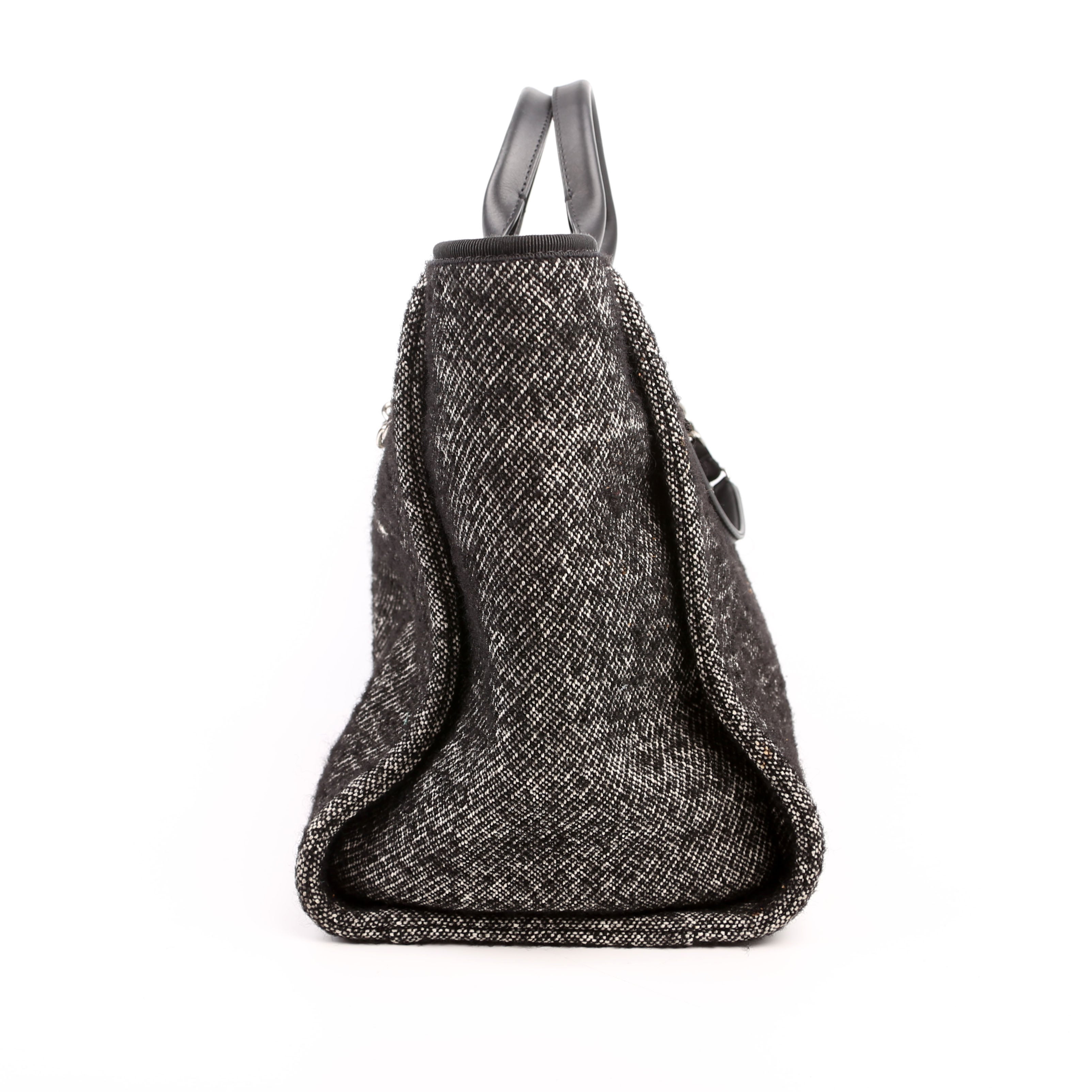 Chanel Deauville Medium Mixed Fibers Black