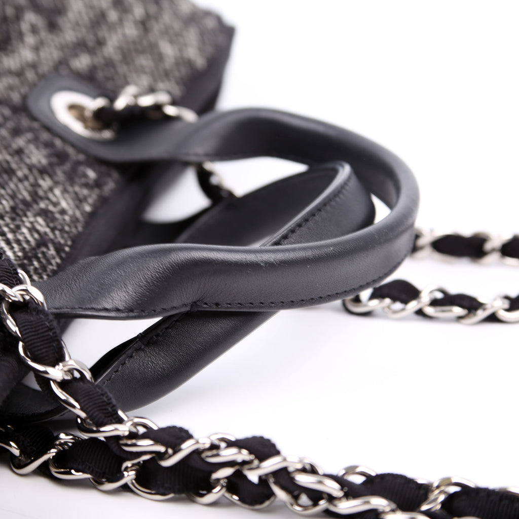 Chanel Deauville Medium Mixed Fibers Black