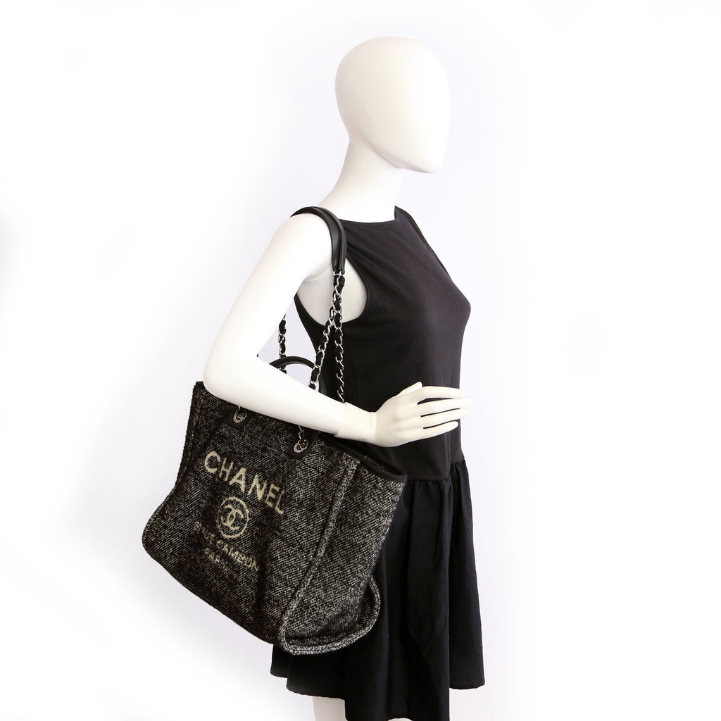 Chanel Deauville Medium Mixed Fibers Black