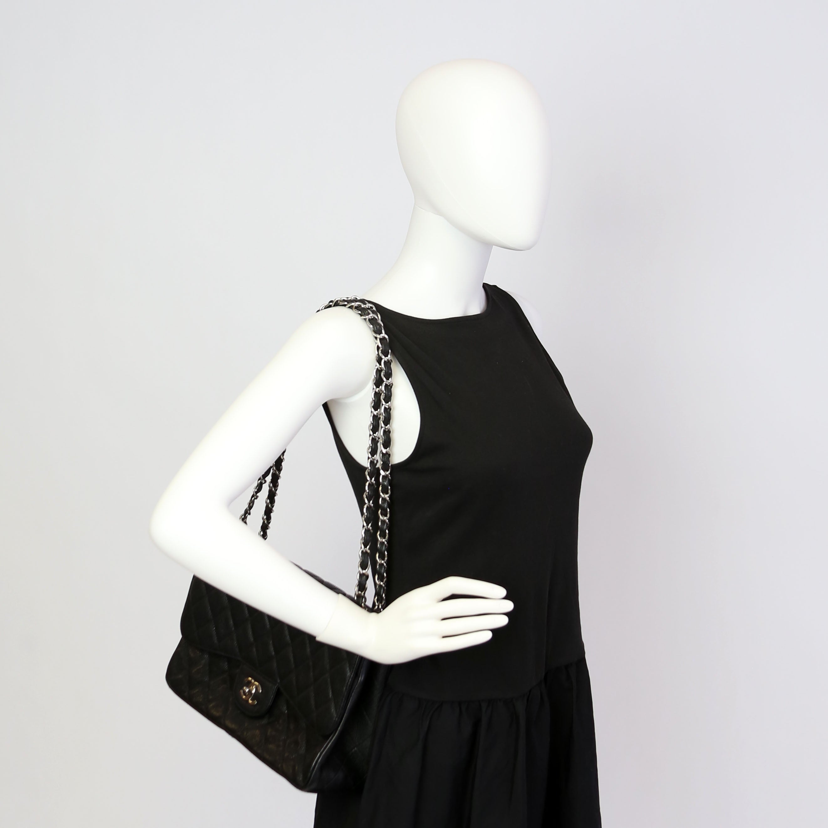 Chanel Classic Flap Jumbo Caviar 14-16M Black
