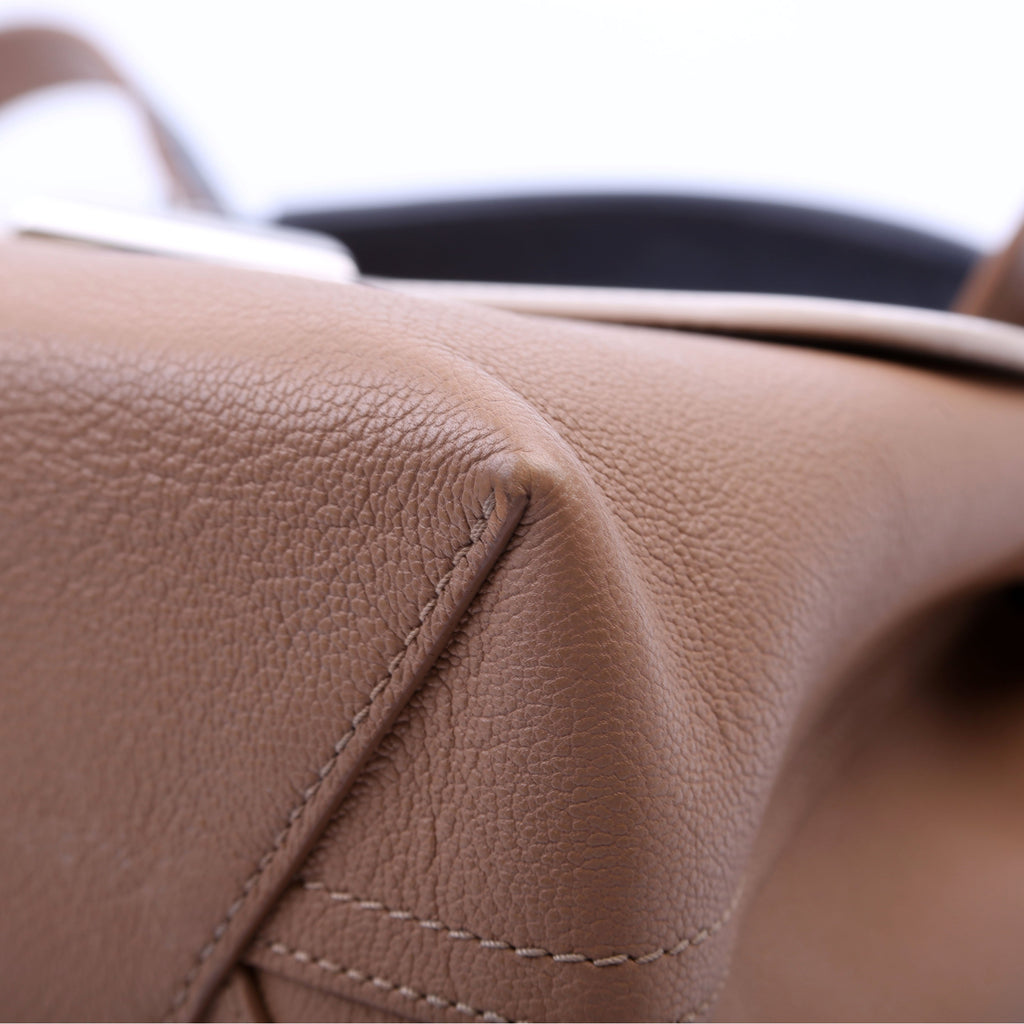 Louis Vuitton Very One Handle monogram Calfskin Tan