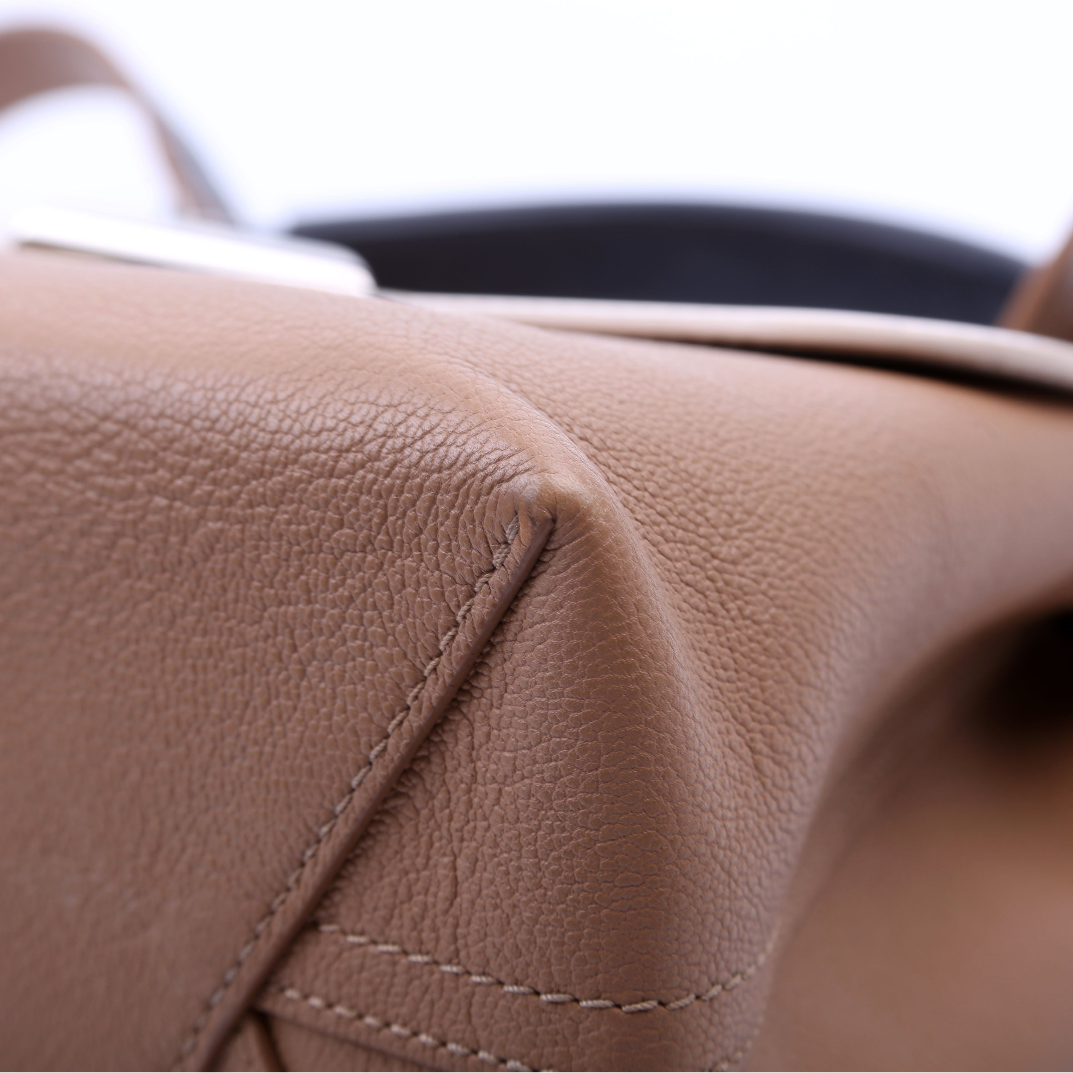 Louis Vuitton Very One Handle monogram Calfskin Tan