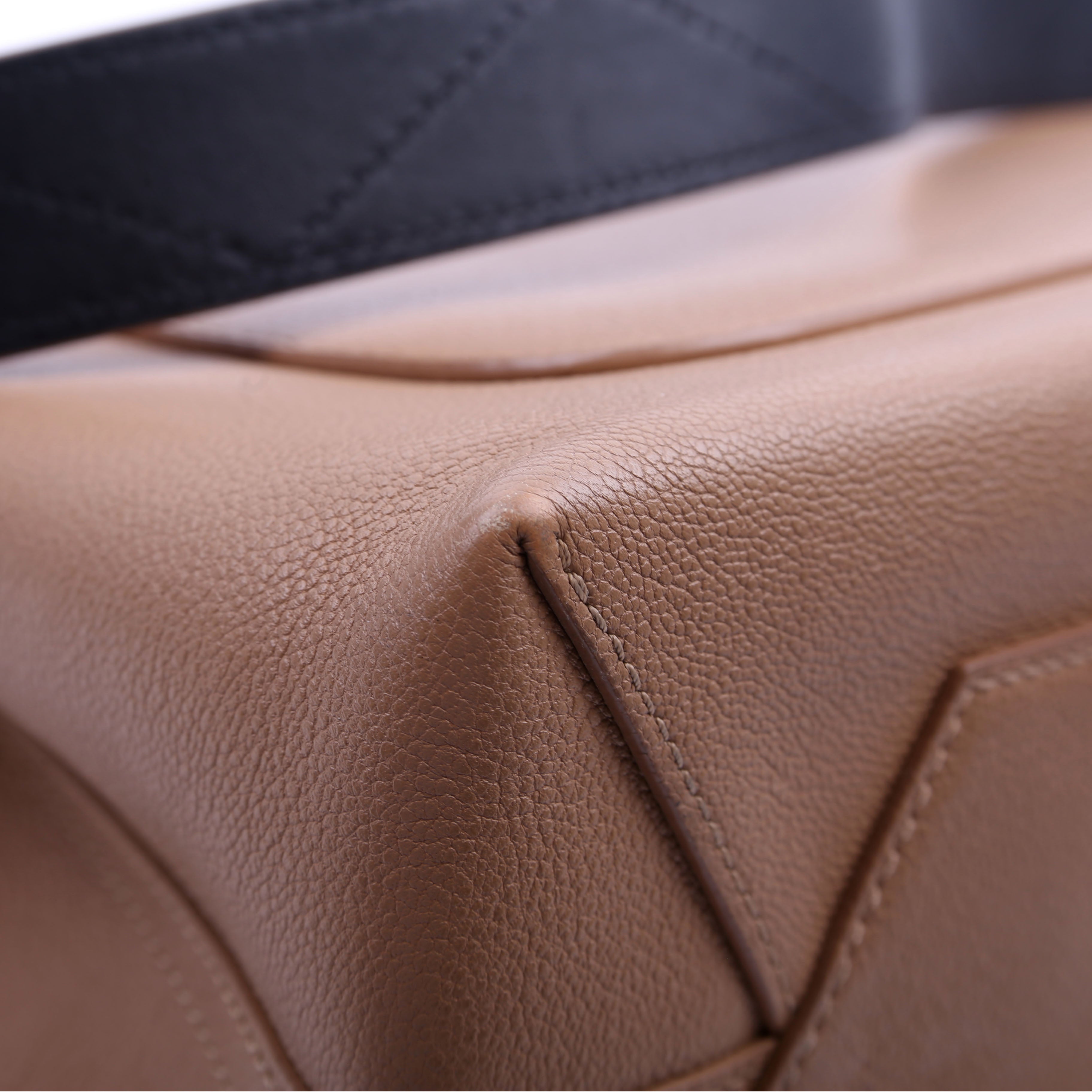 Louis Vuitton Very One Handle monogram Calfskin Tan
