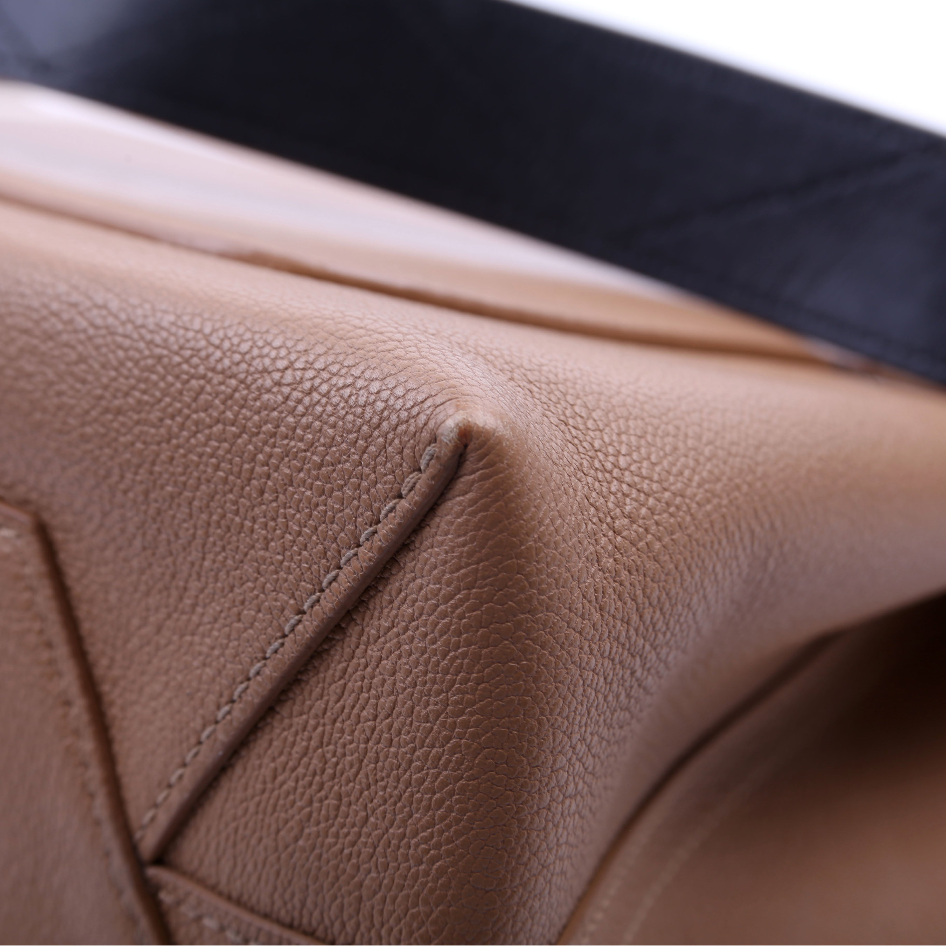 Louis Vuitton Very One Handle monogram Calfskin Tan