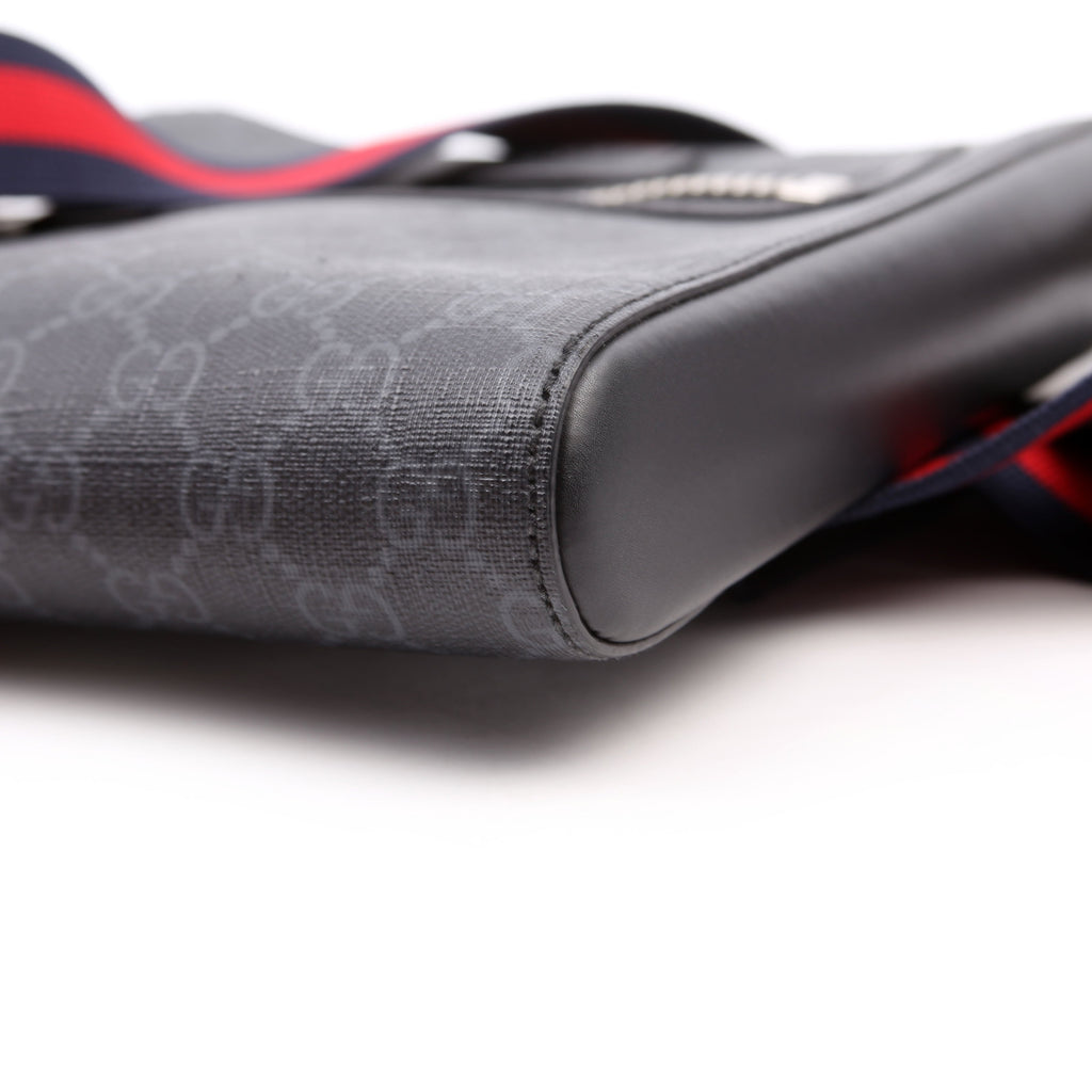 Gucci 523599 Supreme Messenger Bag