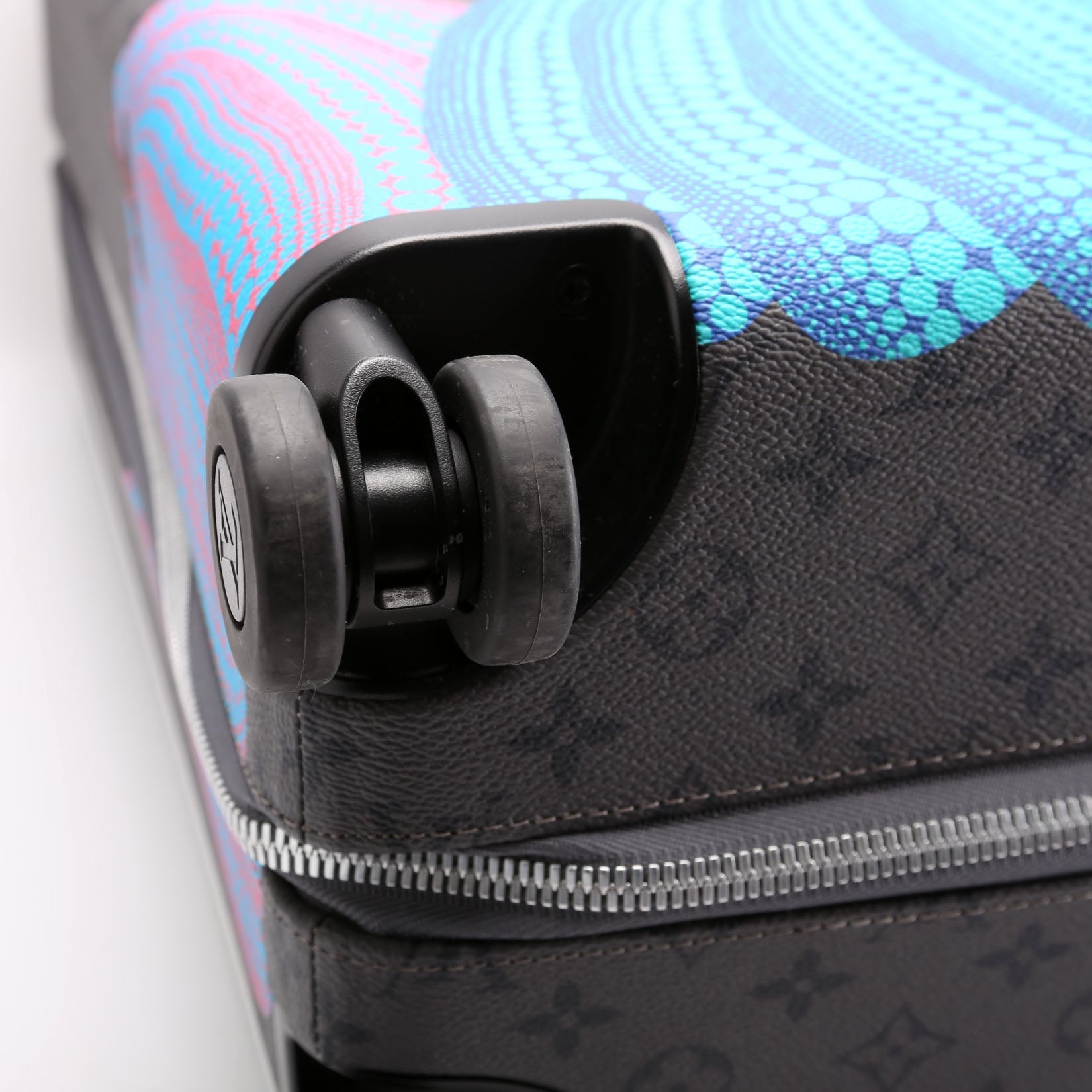 Louis Vuitton LV X YK Horizon 55 Monogram Eclipse