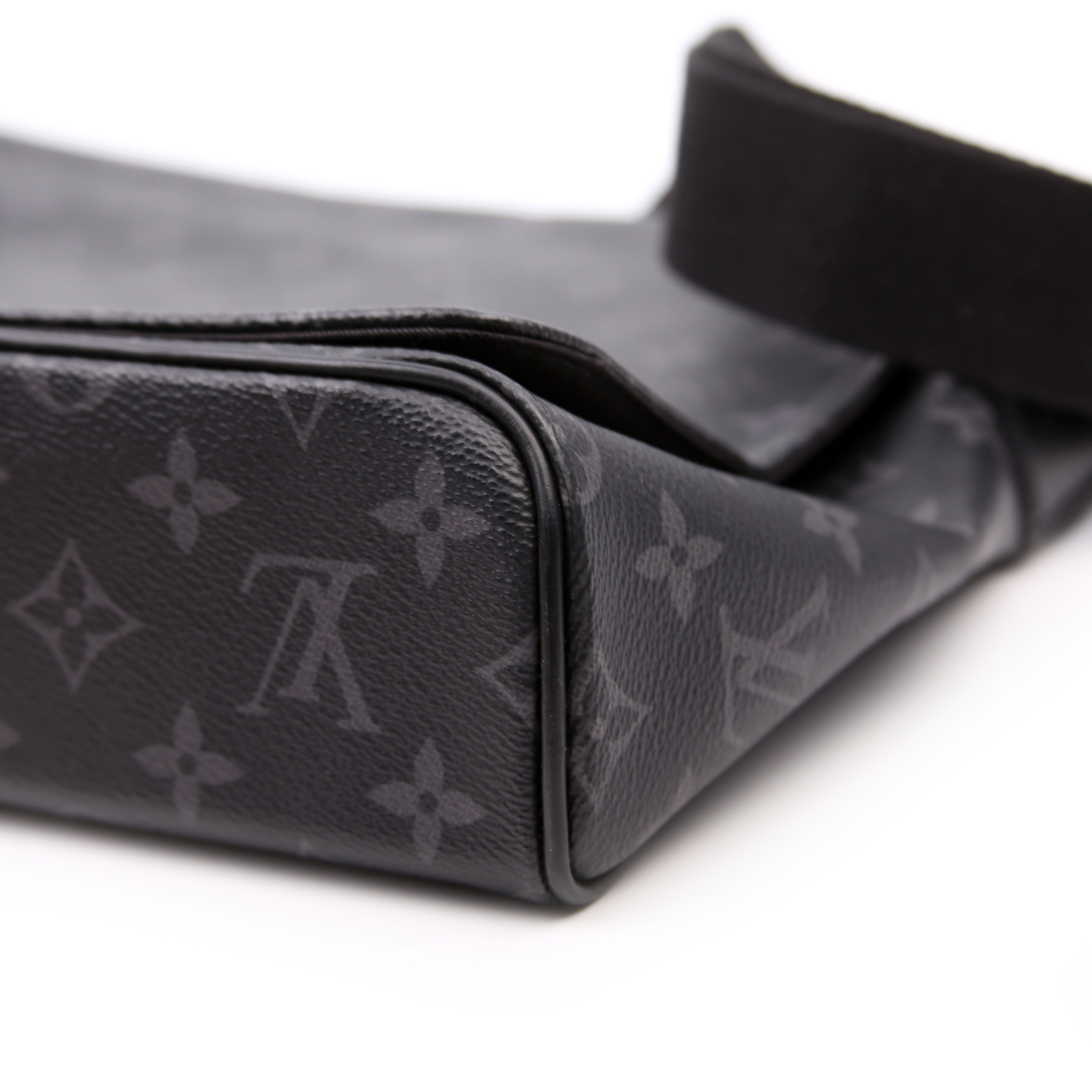 Louis Vuitton District MM NV2 Eclipse