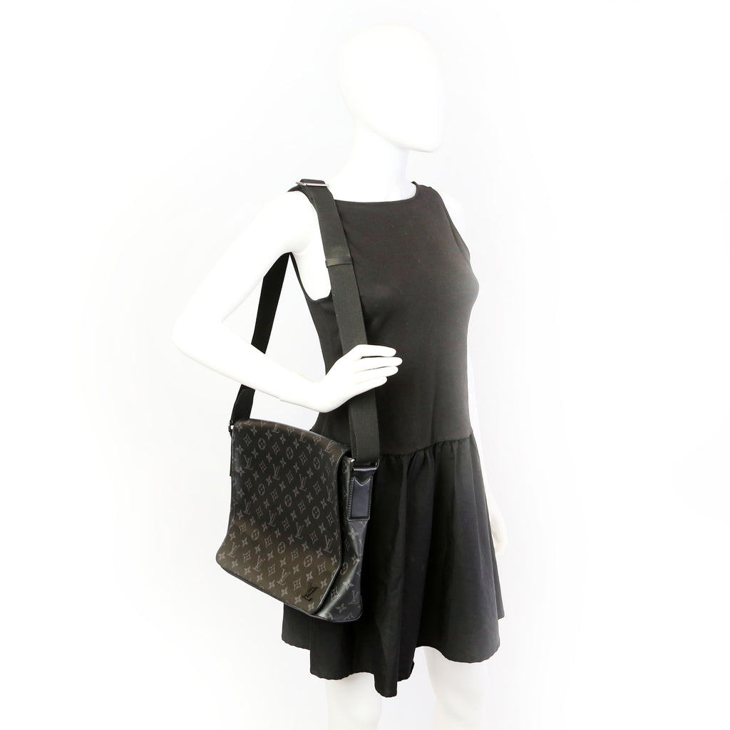 Louis Vuitton District MM NV2 Eclipse