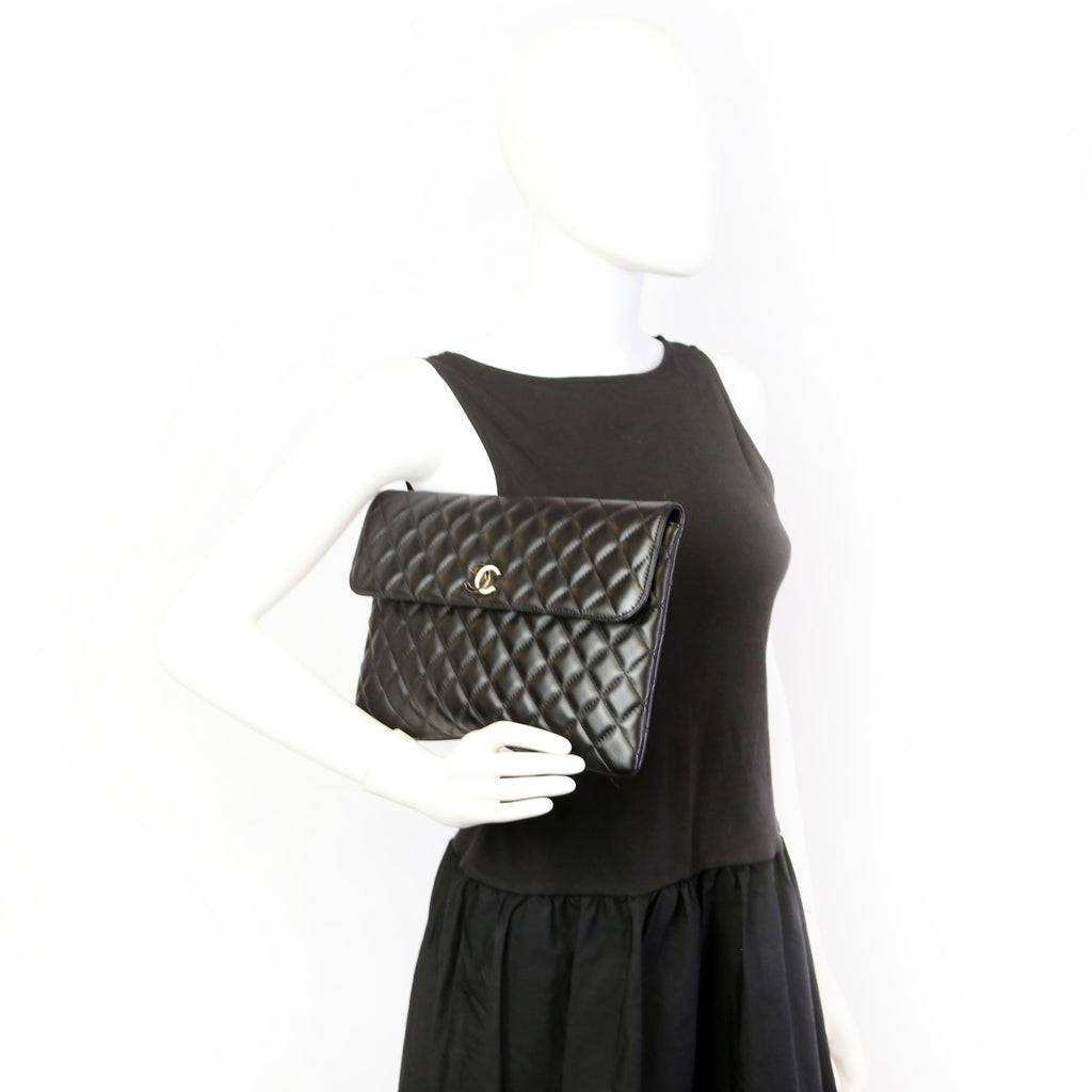 Chanel CC Quilted Flap Clutch 31M Black