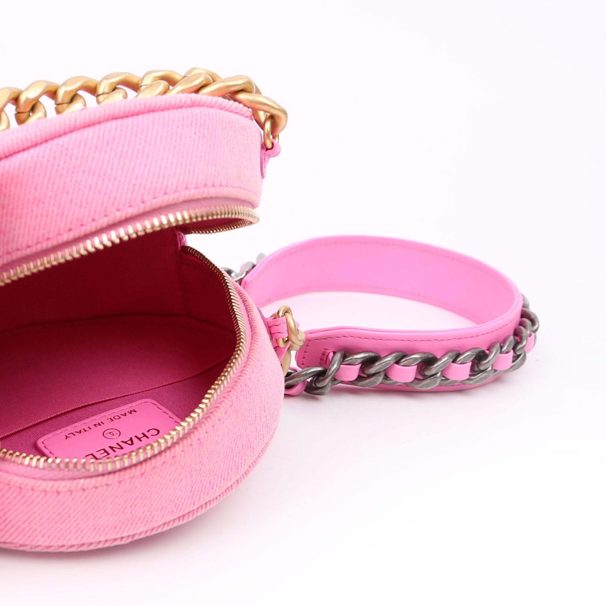 Chanel Chanel 19 Round Clutch Denim 31M Pink