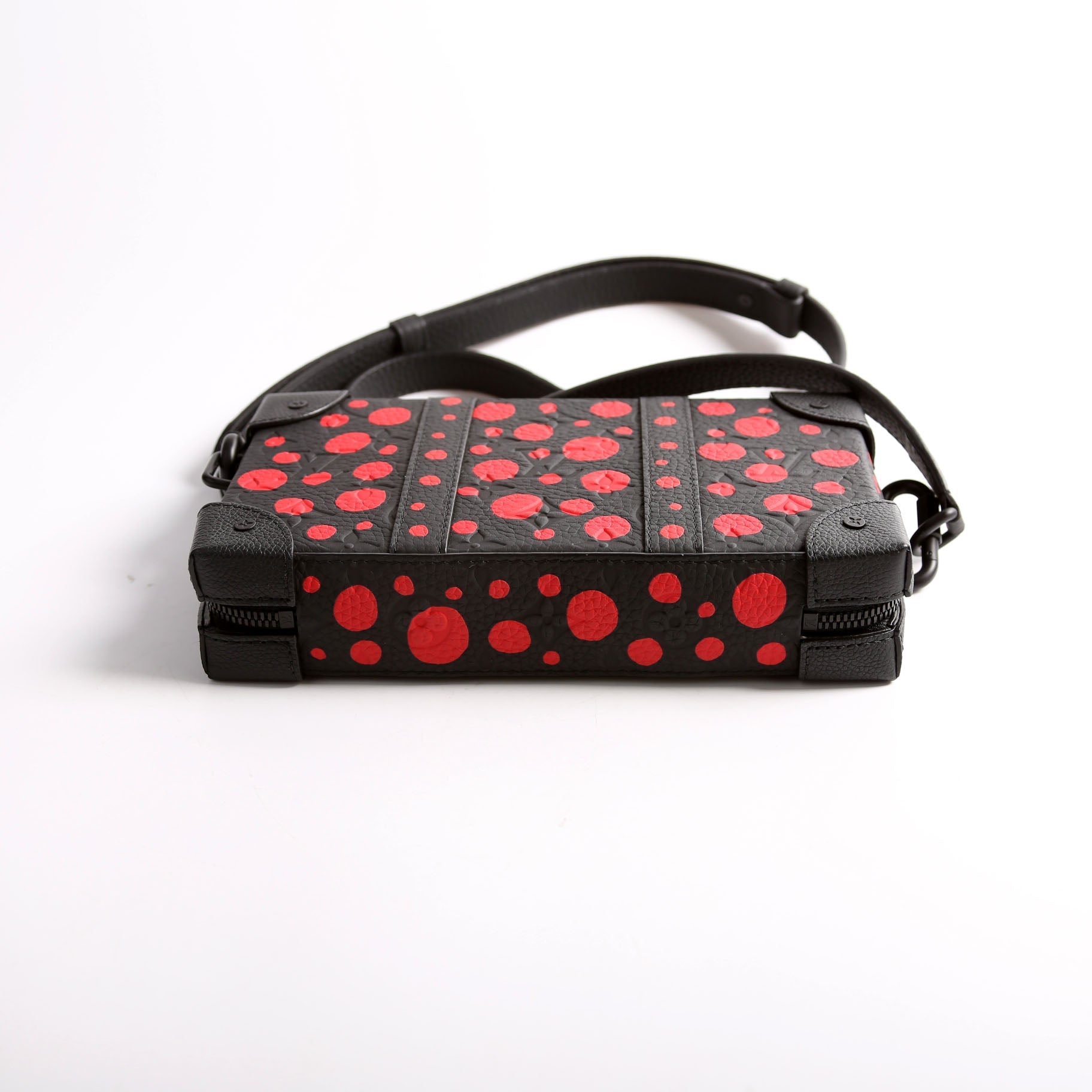 Louis Vuitton LV x YK Soft Trunk Wallet Taurillon Monogram Dots Black/Red