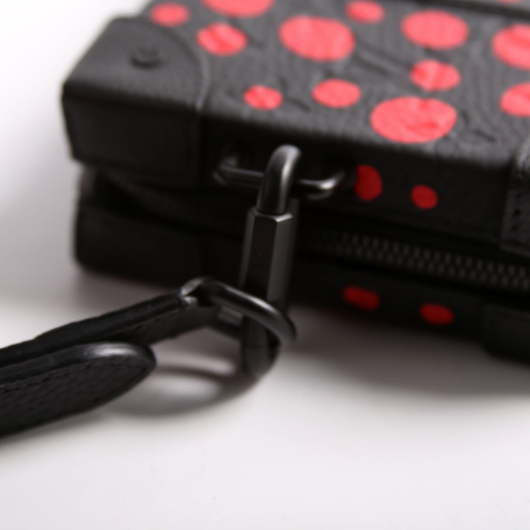 Louis Vuitton LV x YK Soft Trunk Wallet Taurillon Monogram Dots Black/Red
