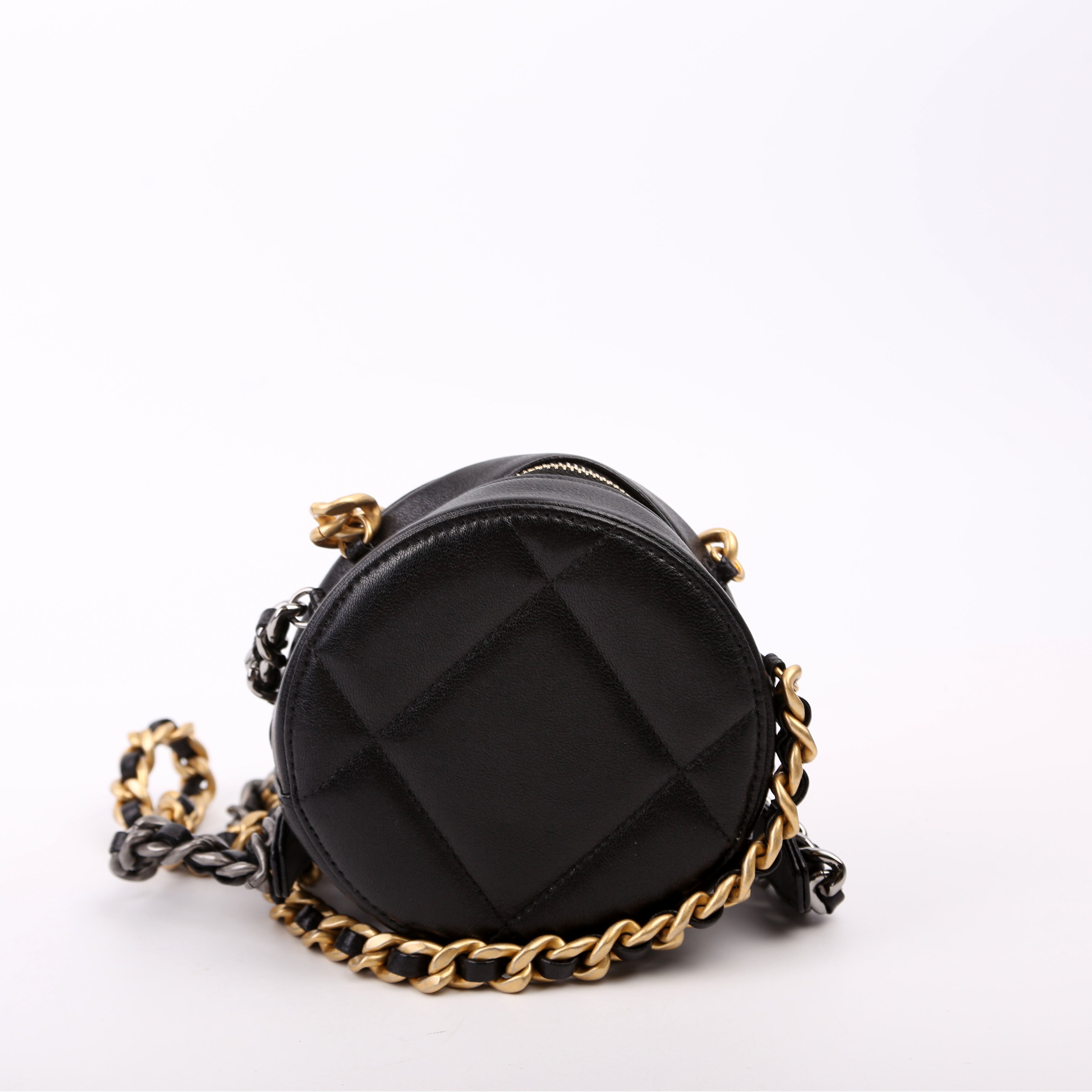 Chanel Chanel 19 Round Clutch Goarskin 29M Black