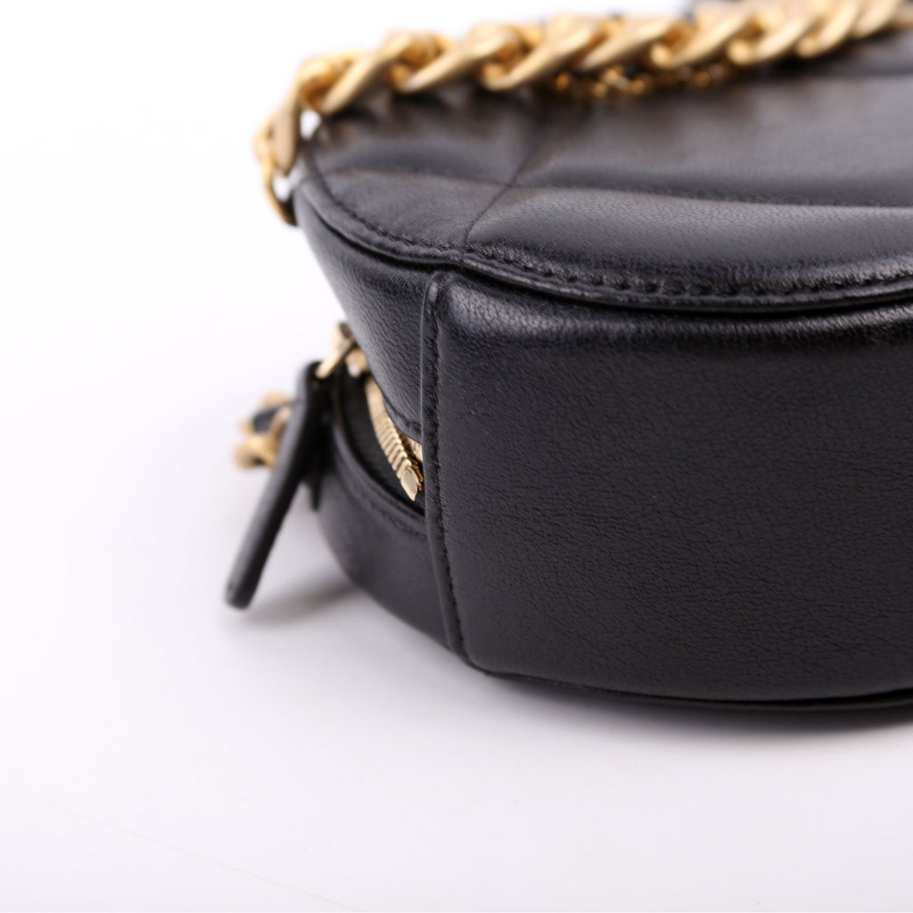 Chanel Chanel 19 Round Clutch Goarskin 29M Black
