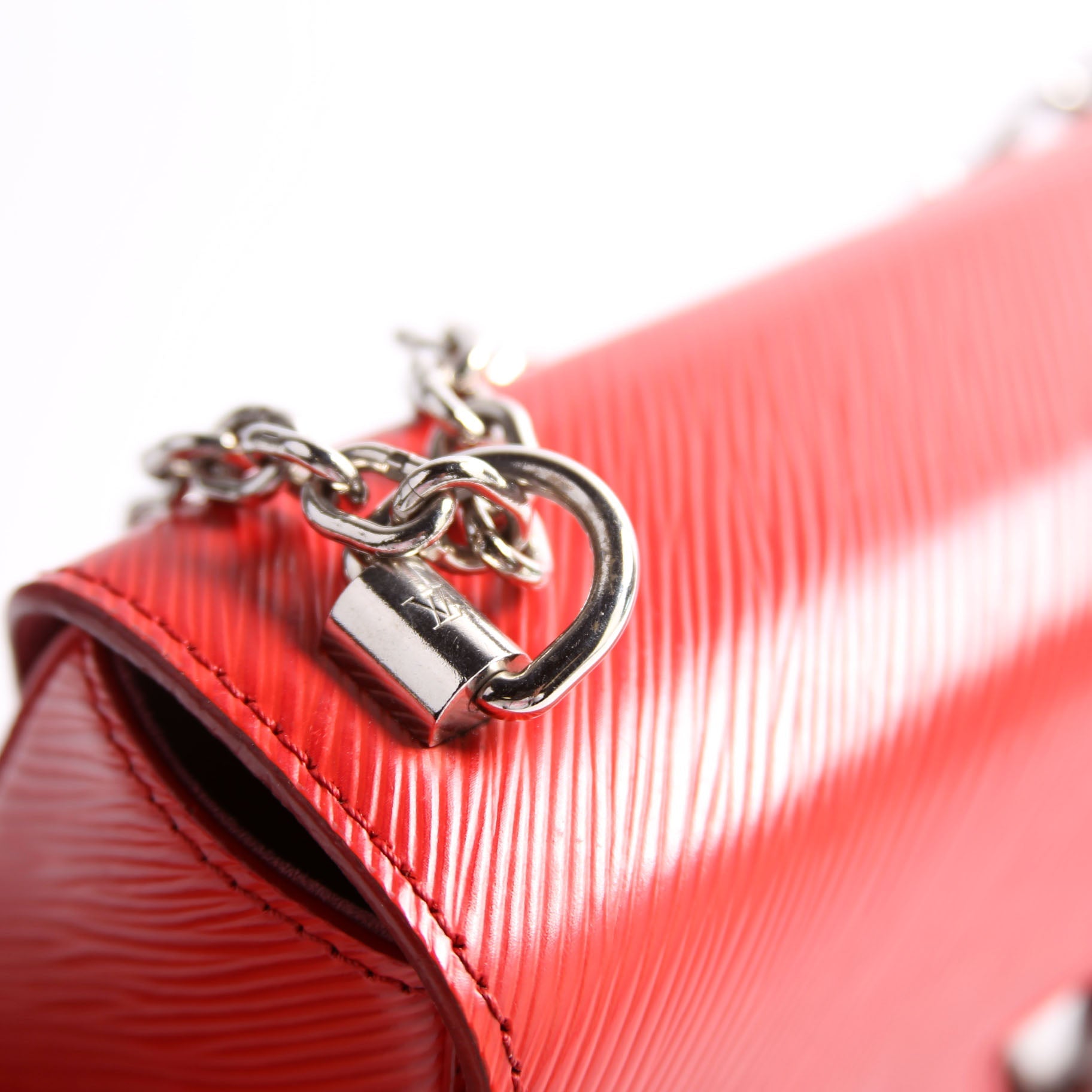 Louis Vuitton Twist MM Epi Red