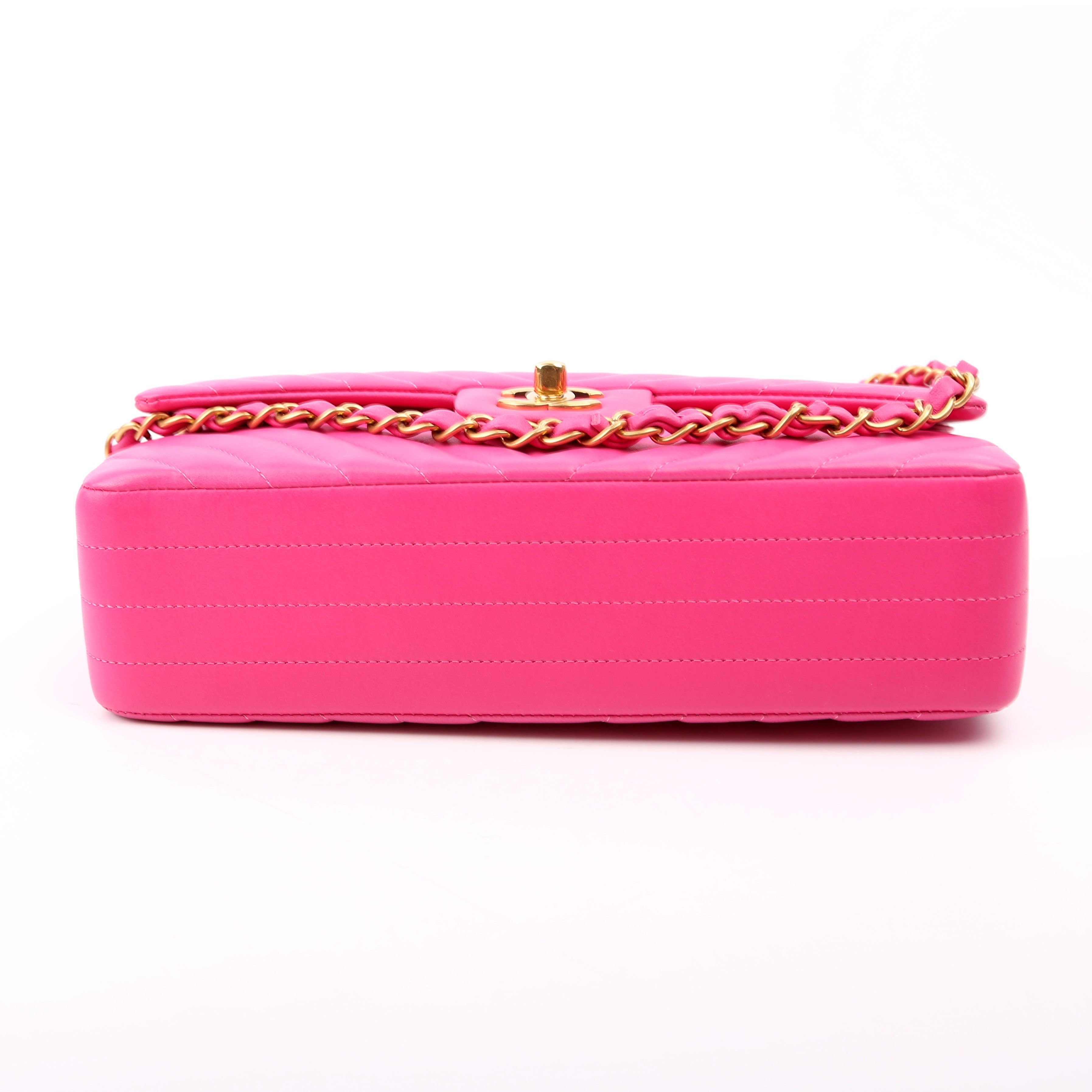 Chanel Classic Flap Medium Chevron Lambskin 21M Pink