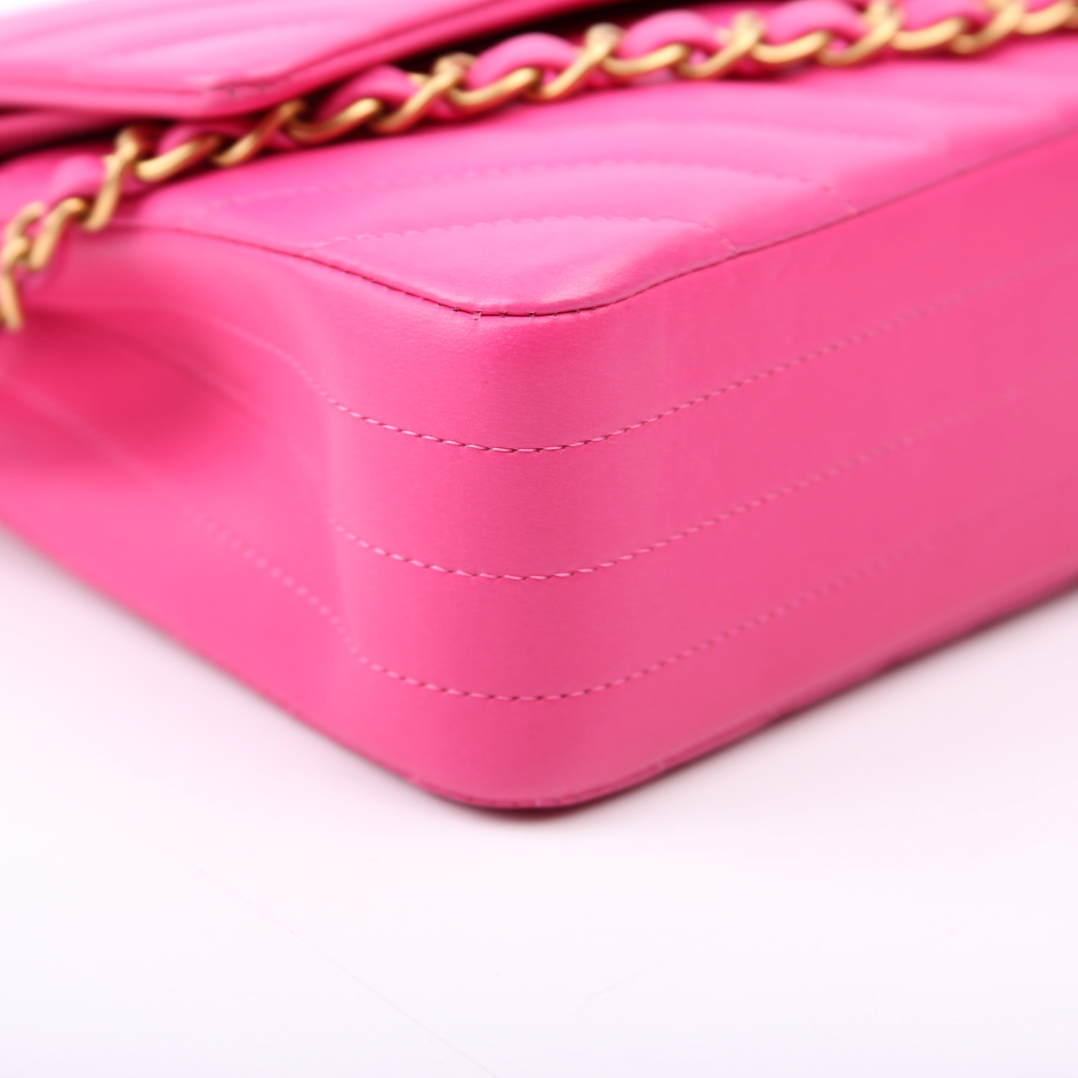 Chanel Classic Flap Medium Chevron Lambskin 21M Pink