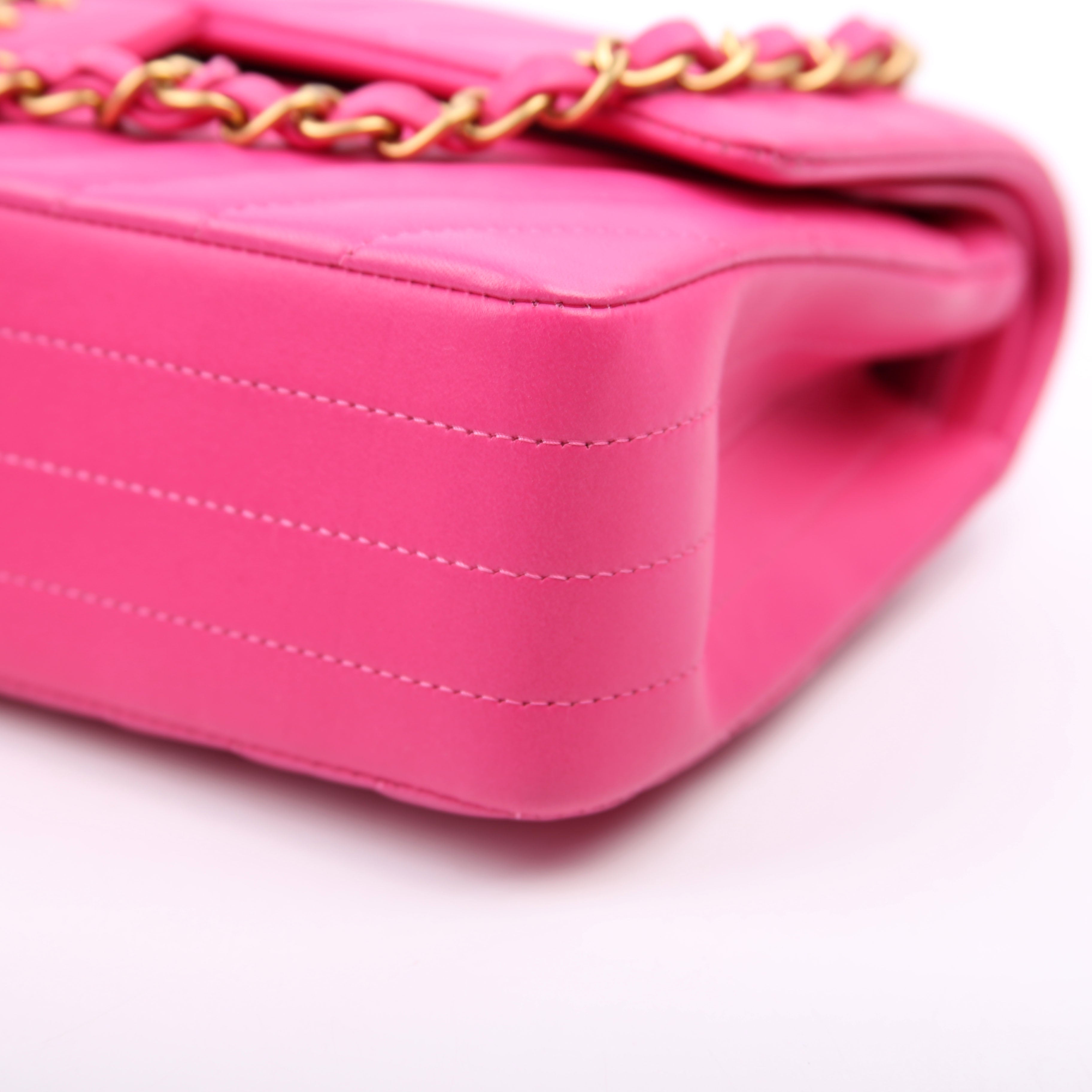 Chanel Classic Flap Medium Chevron Lambskin 21M Pink