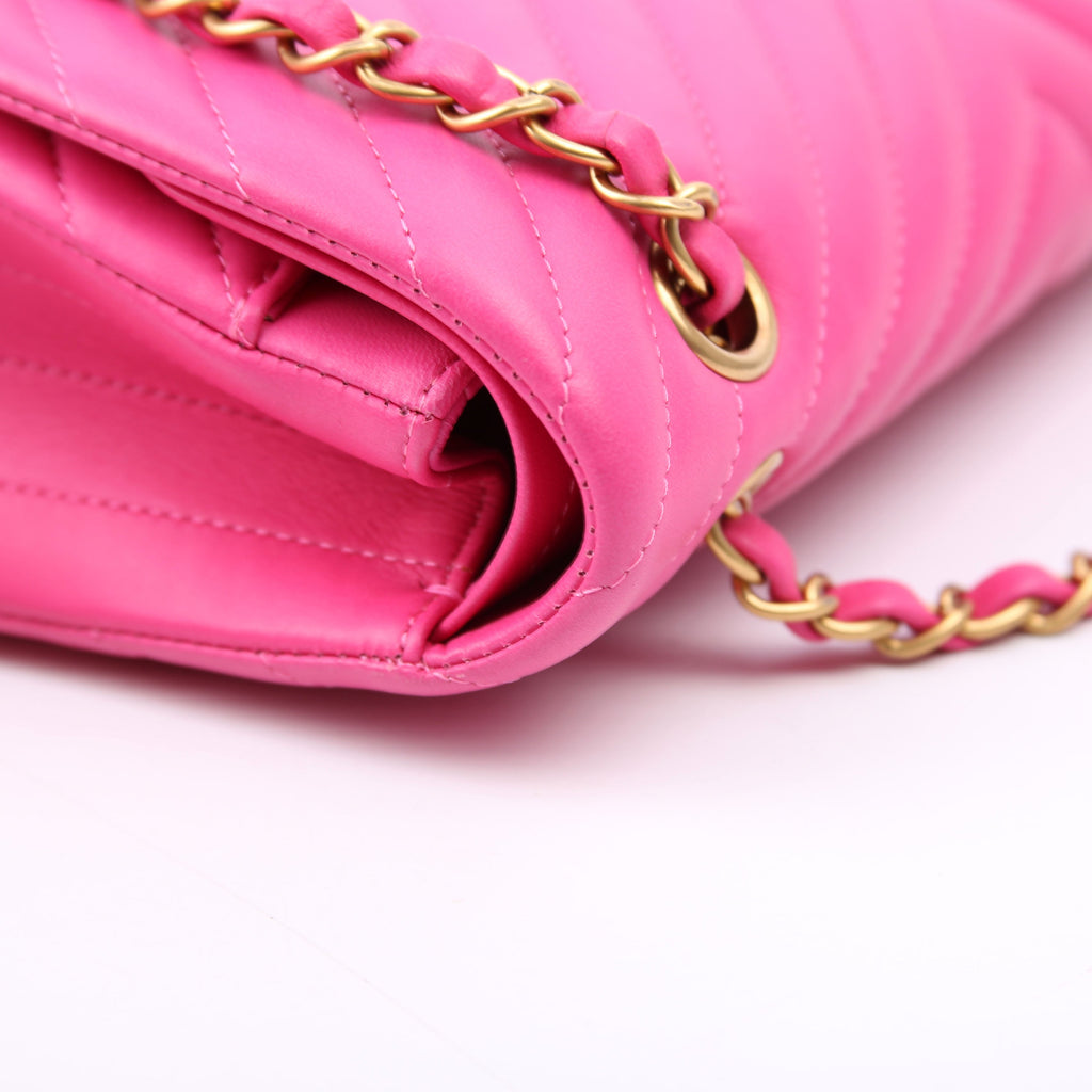 Chanel Classic Flap Medium Chevron Lambskin 21M Pink