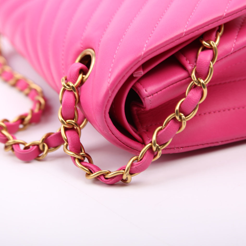 Chanel Classic Flap Medium Chevron Lambskin 21M Pink