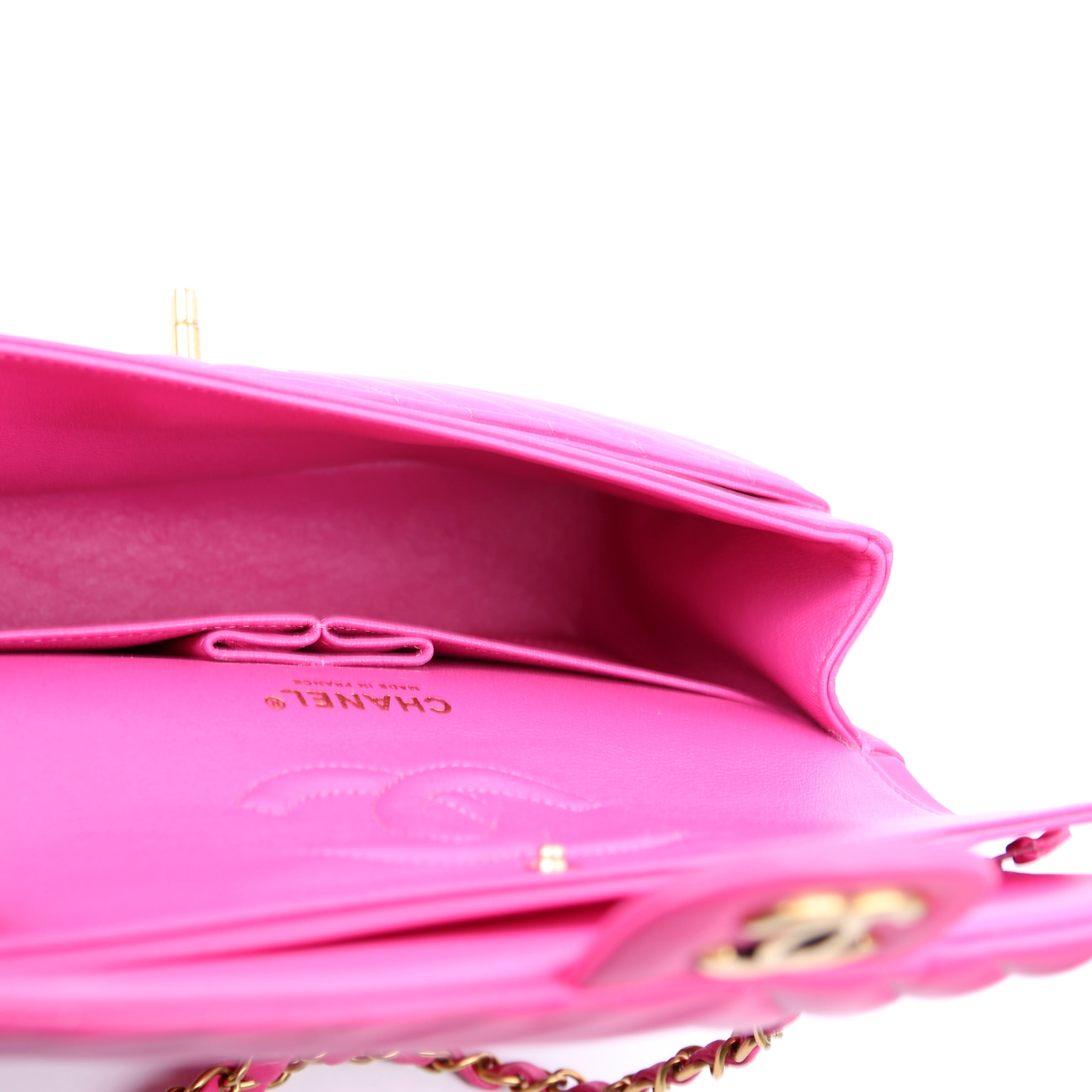 Chanel Classic Flap Medium Chevron Lambskin 21M Pink