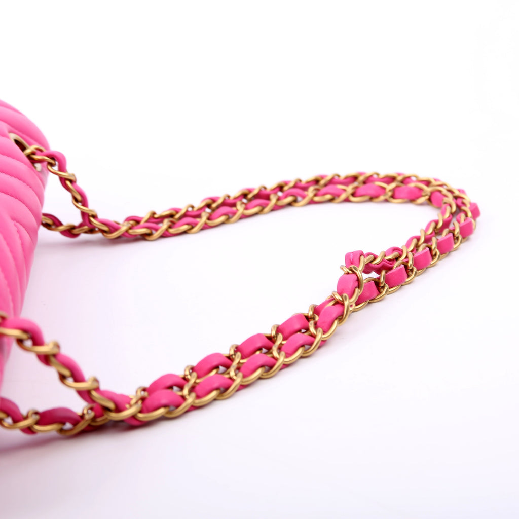 Chanel Classic Flap Medium Chevron Lambskin 21M Pink