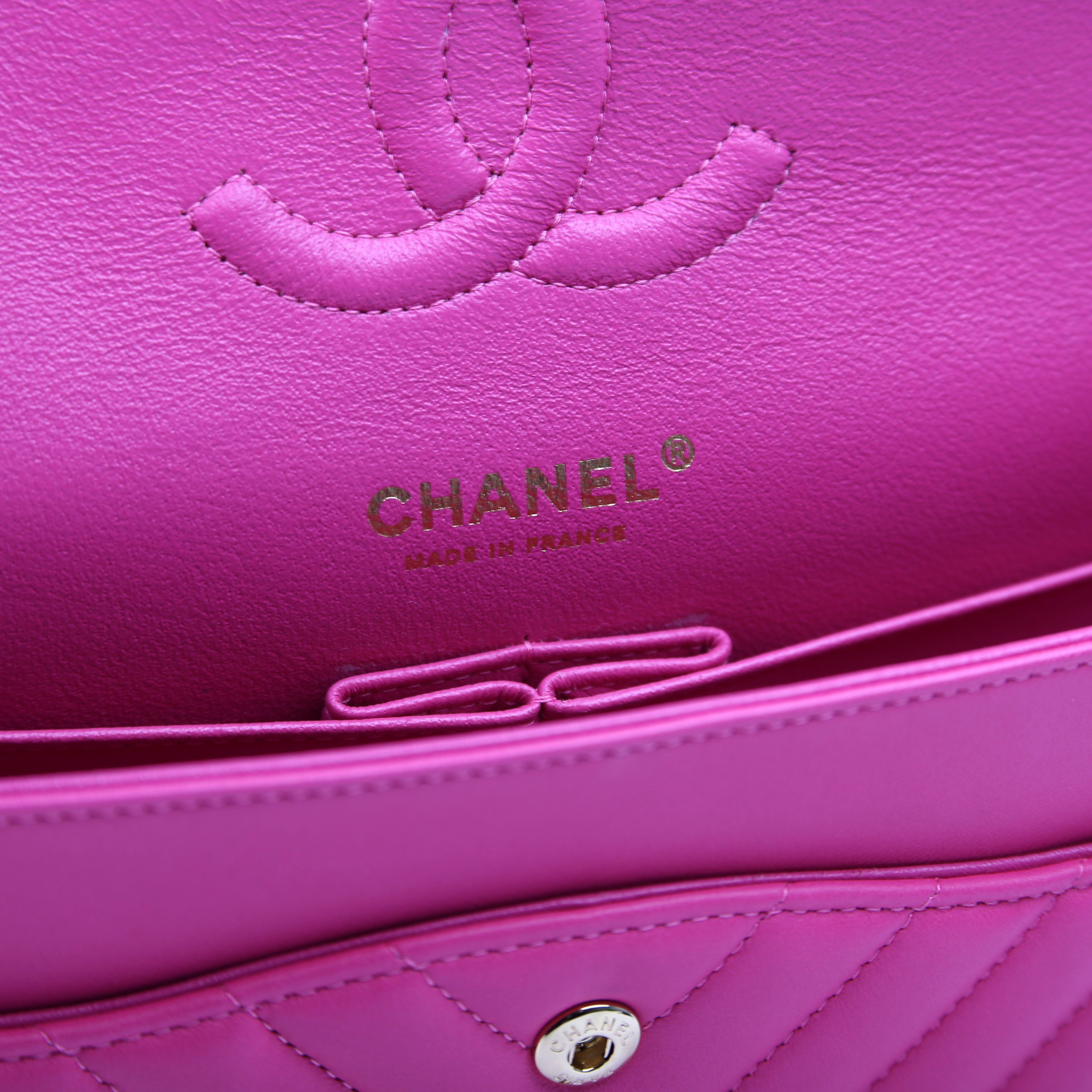 Chanel Classic Flap Medium Chevron Lambskin 21M Pink
