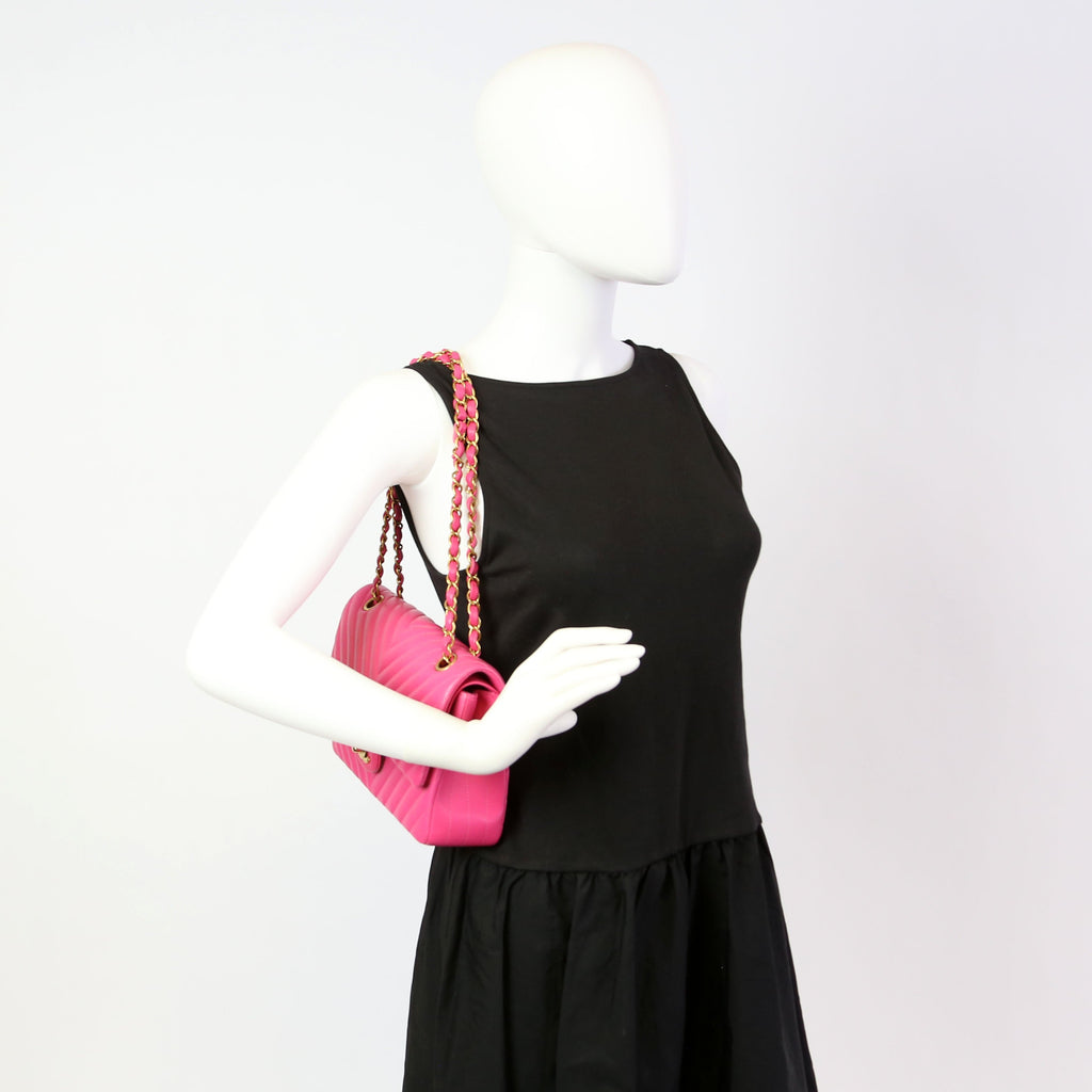 Chanel Classic Flap Medium Chevron Lambskin 21M Pink