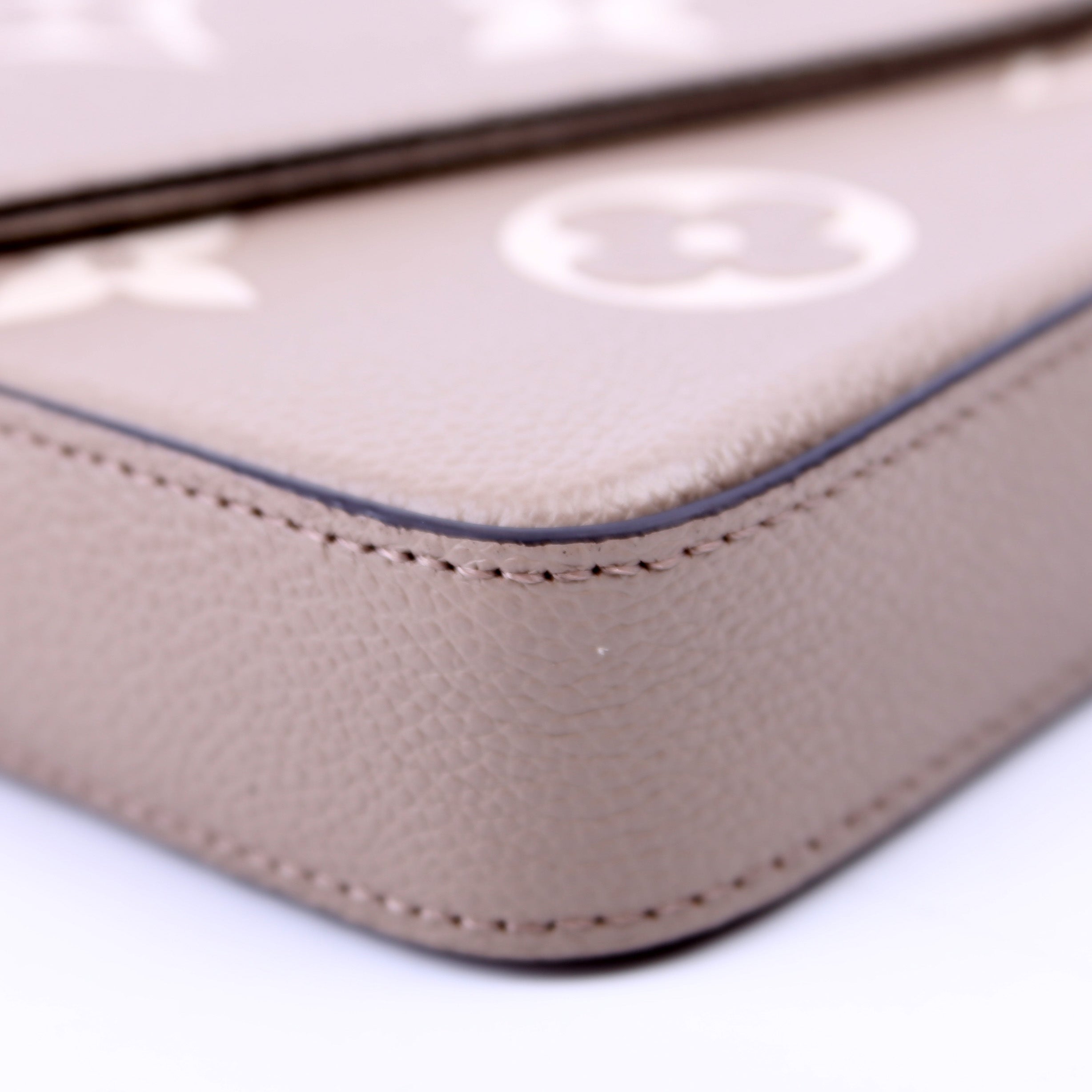 Louis Vuitton Pochette Felicie Bicolor Empreinte Turtledove