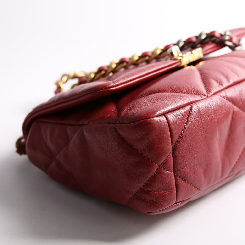 Chanel Quilted Goatskin 19 Medium Flap 30M Red
