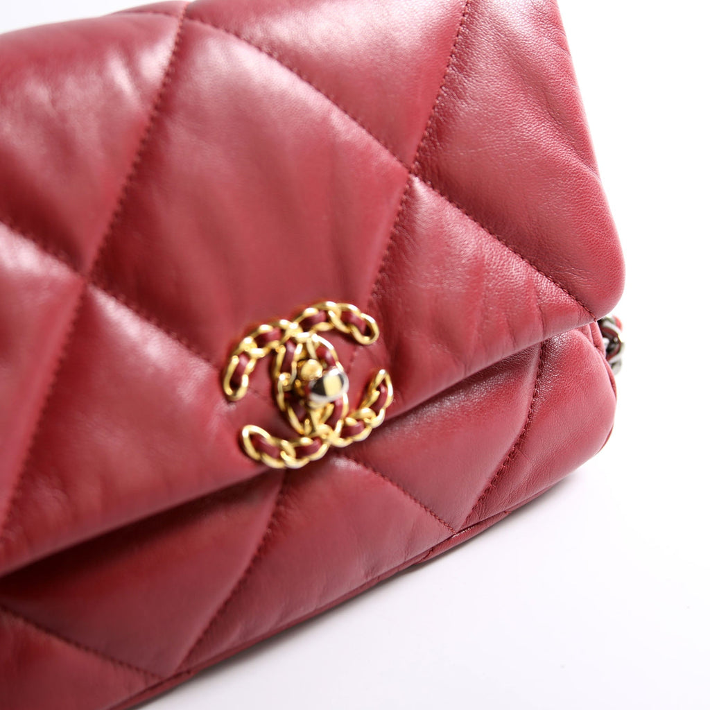 Chanel Quilted Goatskin 19 Medium Flap 30M Red