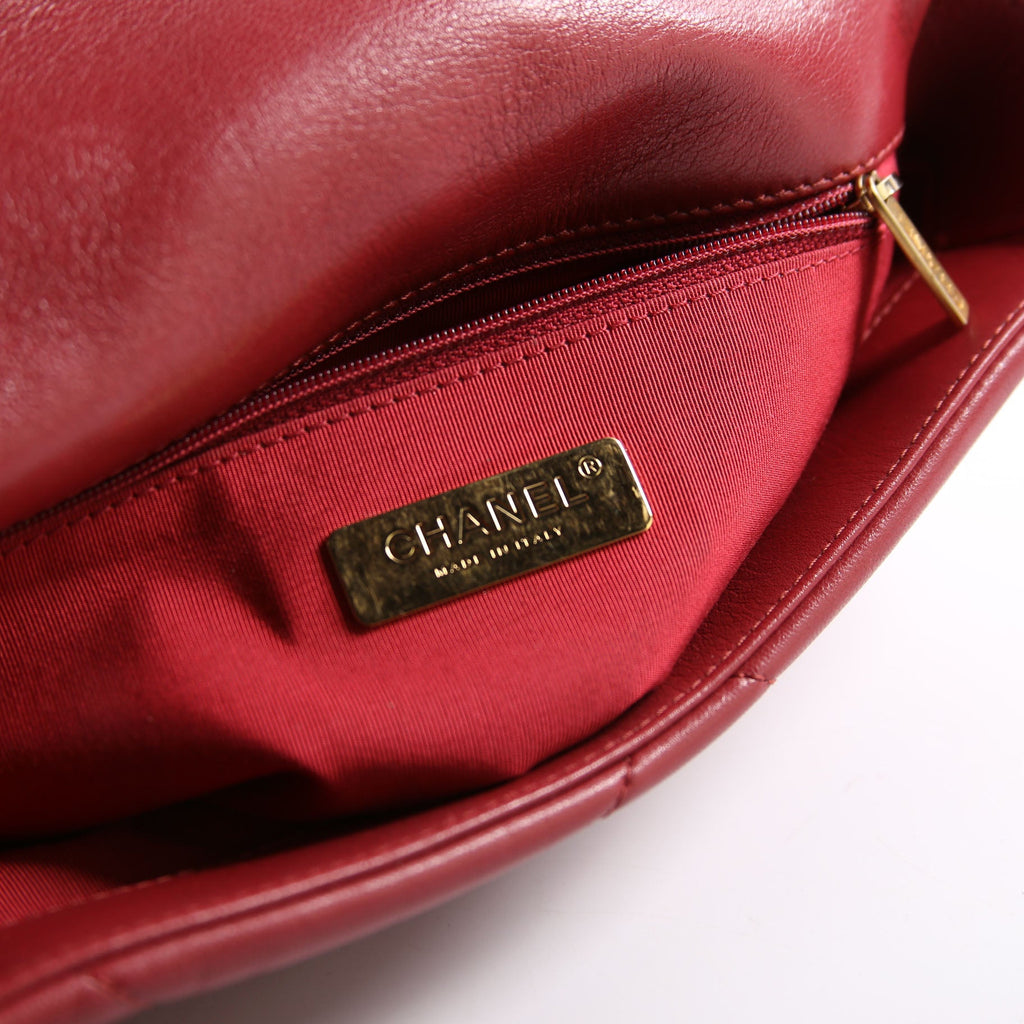 Chanel Quilted Goatskin 19 Medium Flap 30M Red