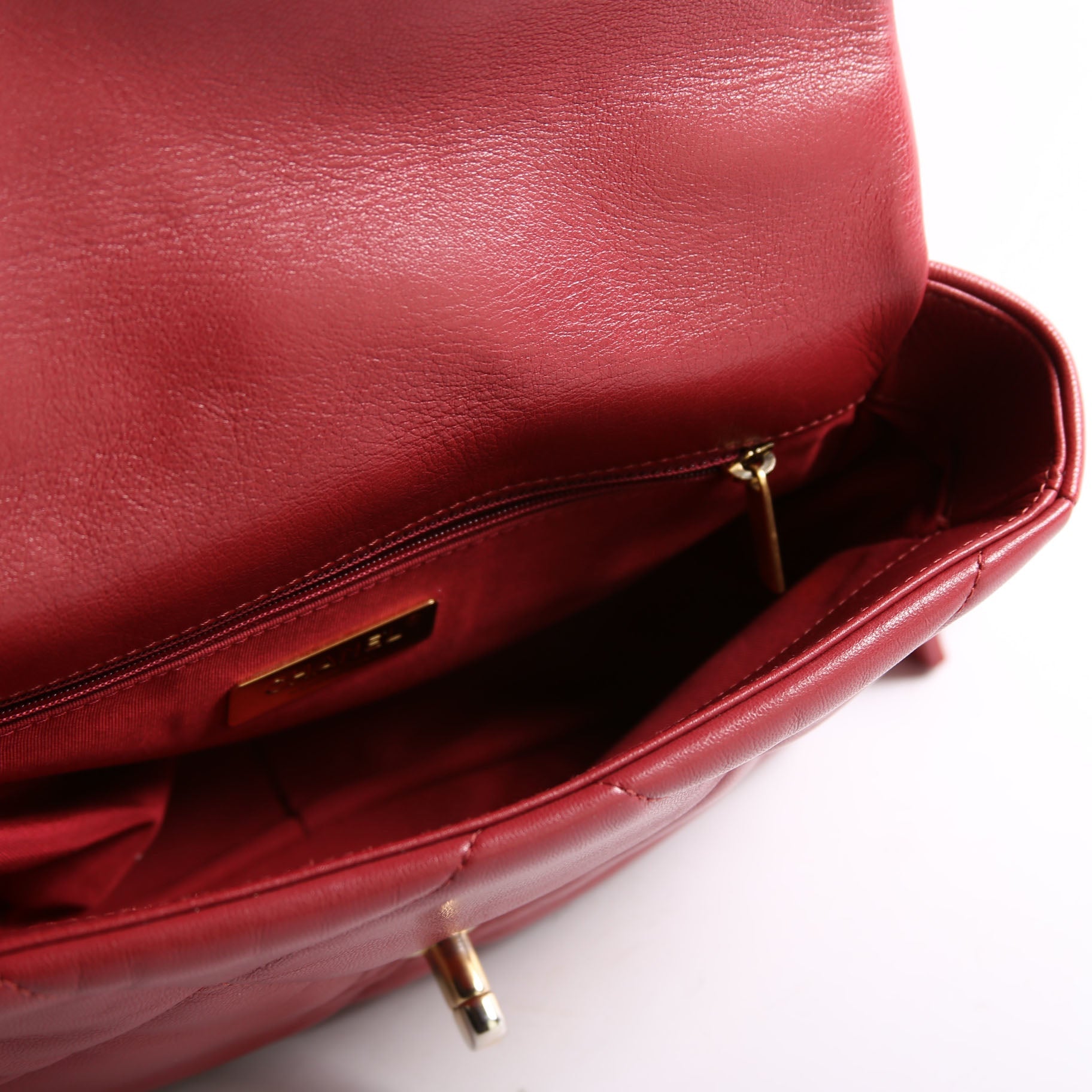 Chanel Quilted Goatskin 19 Medium Flap 30M Red