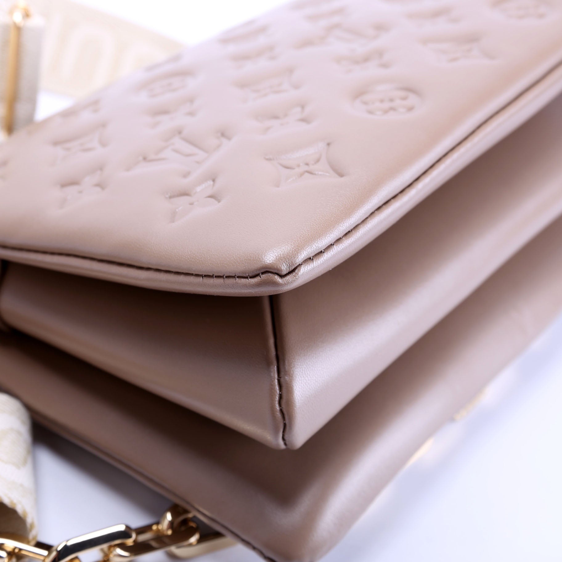Louis Vuitton Coussin PM NV Lambskin Tan