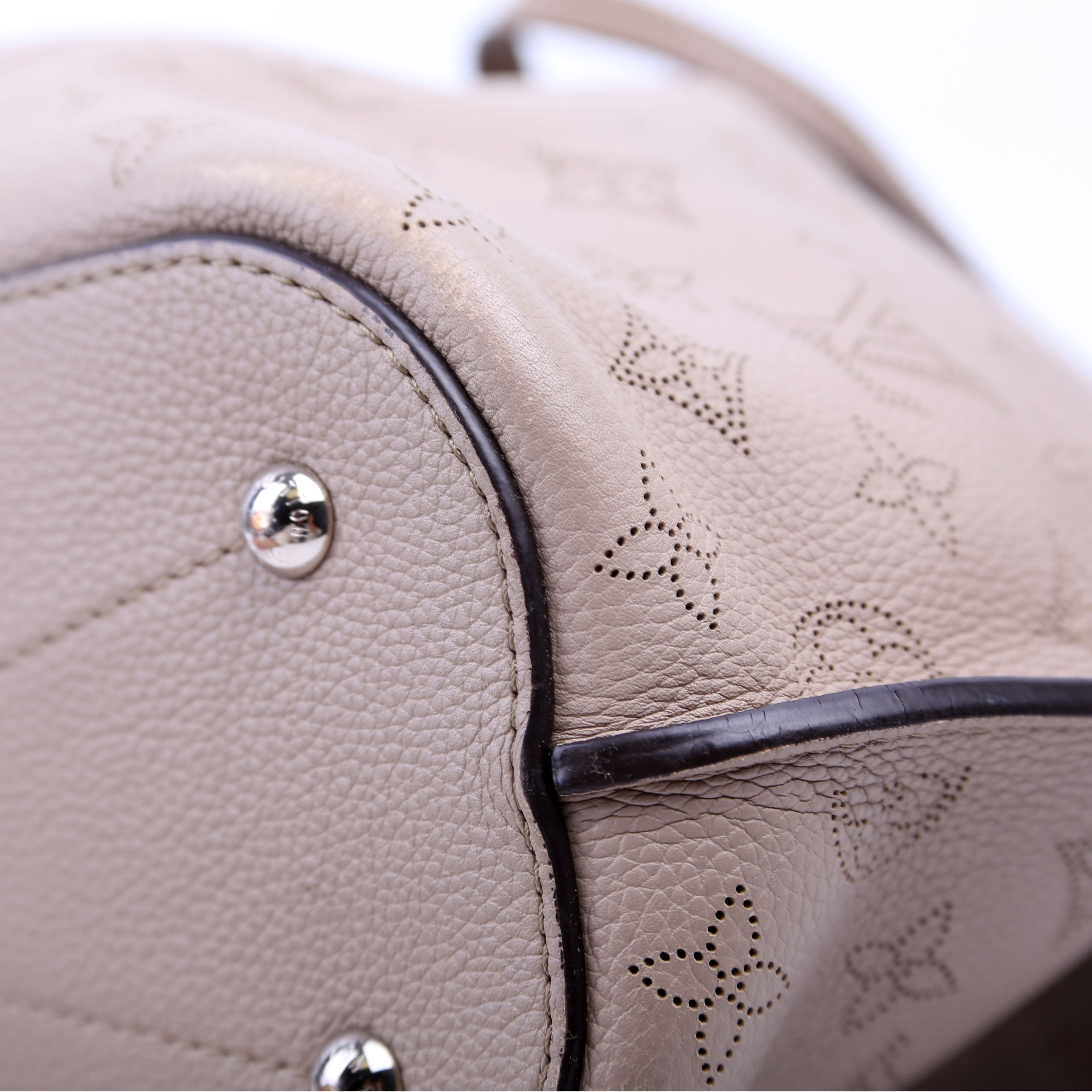 Louis Vuitton Girolata Mahina Taupe