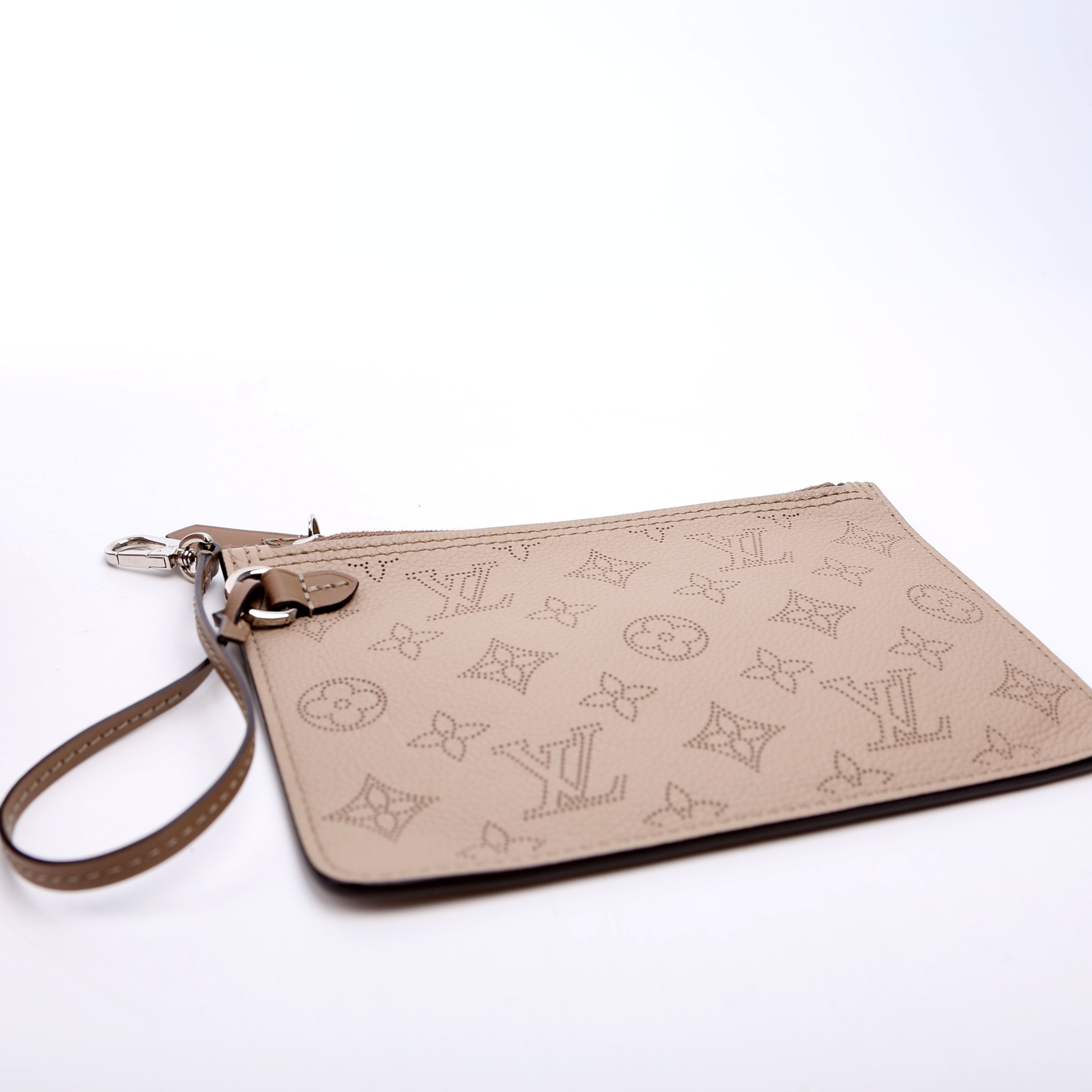 Louis Vuitton Girolata Mahina Taupe