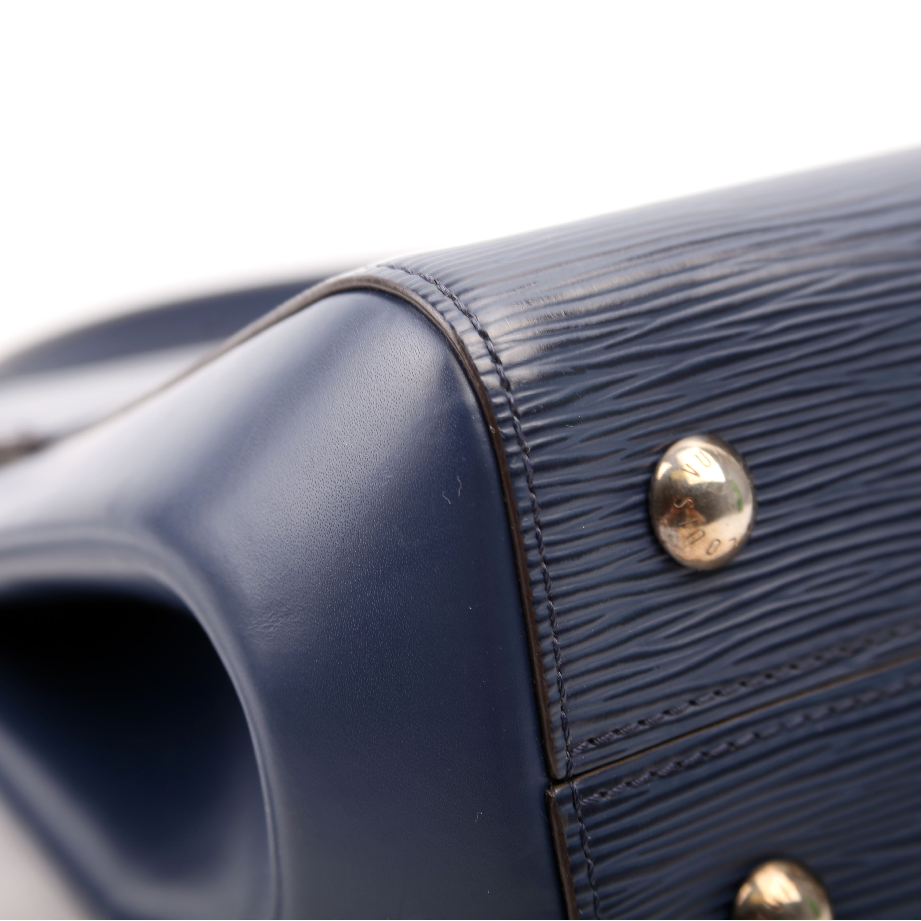 Louis Vuitton Cluny MM Epi Navy