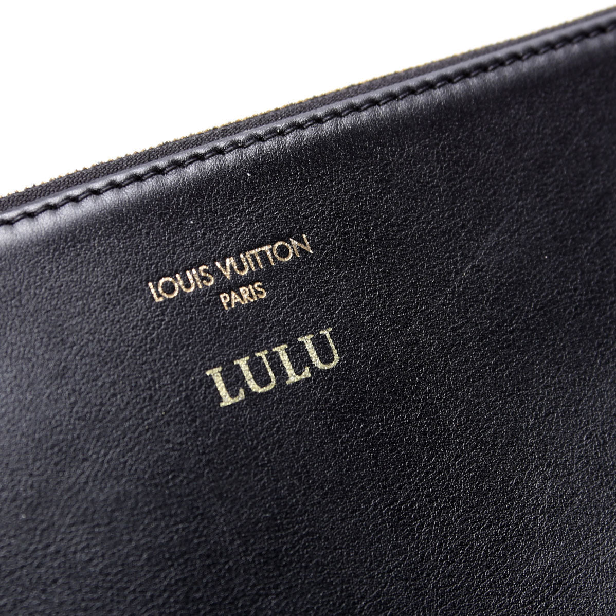Louis Vuitton Coussin Hobo MM Lambskin Black