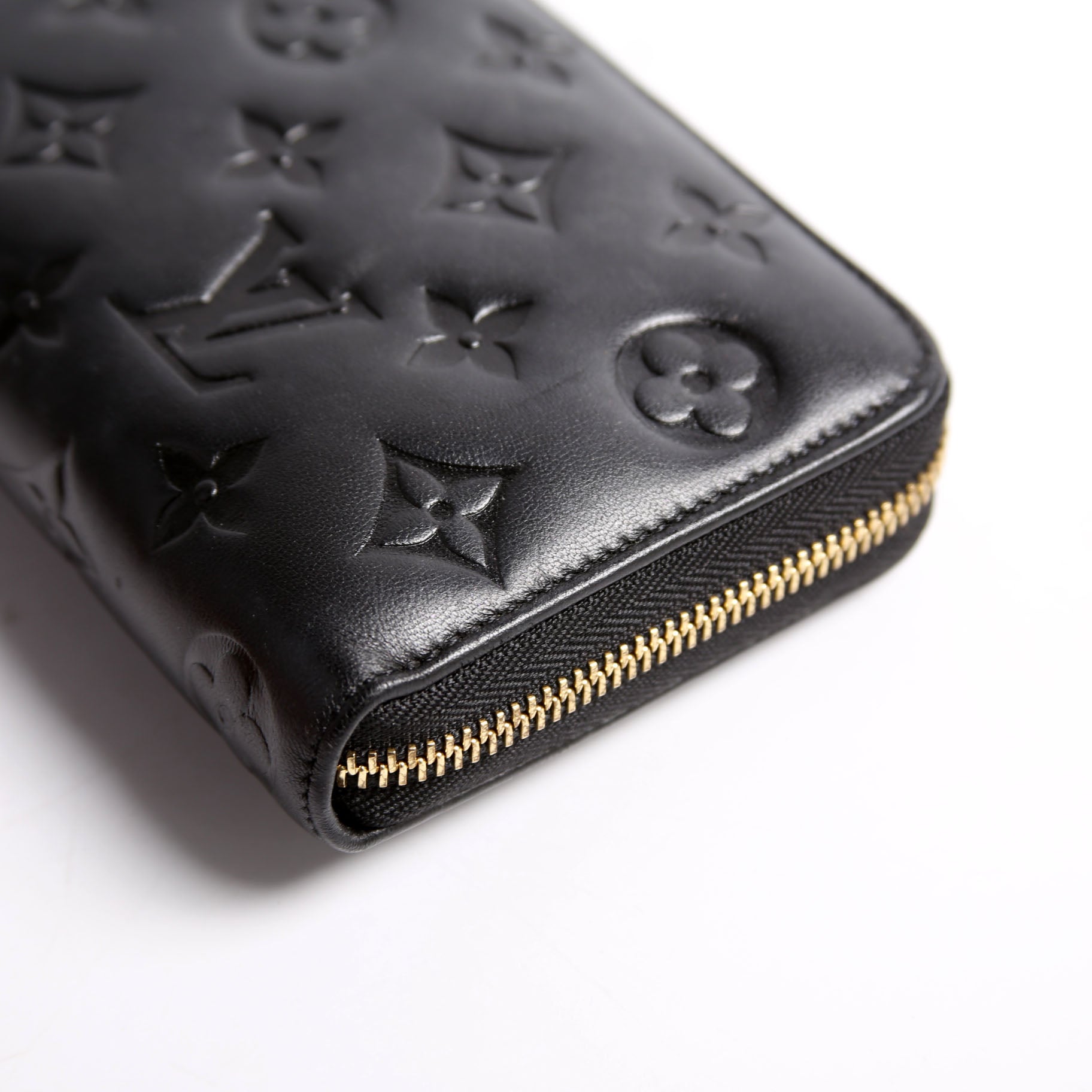 Louis Vuitton Coussin Zippy Wallet Lambskin Black