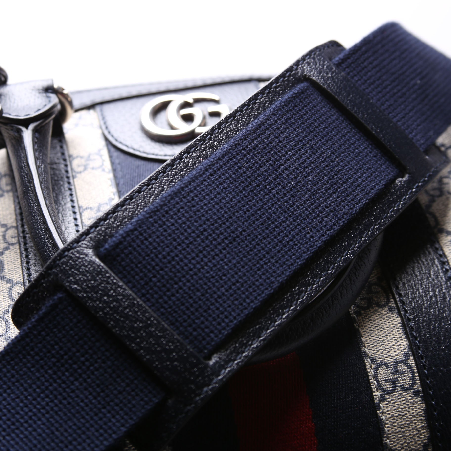 Gucci 724642 Savoy Maxi Duffle