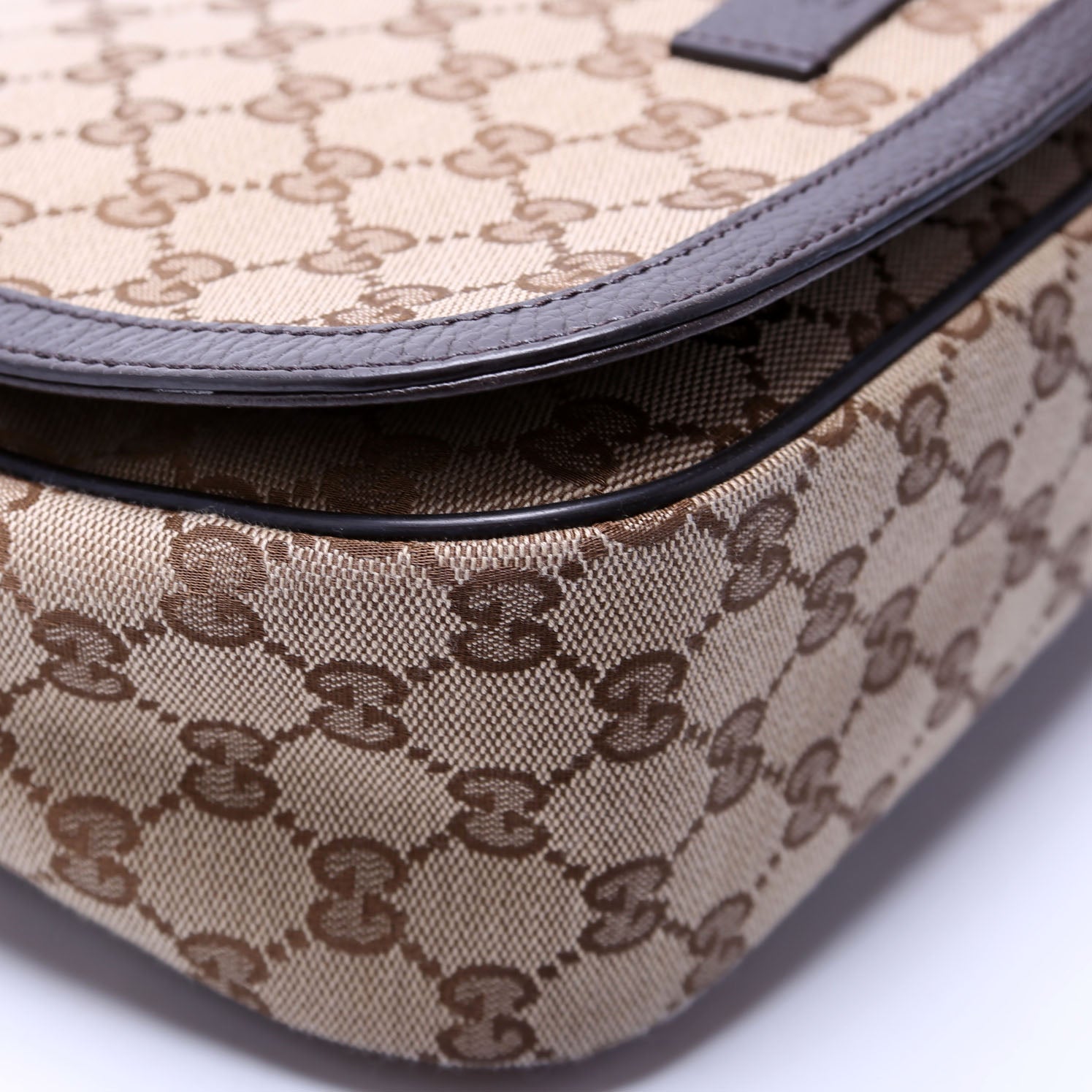 Gucci 449172 GG Canvas Messenger