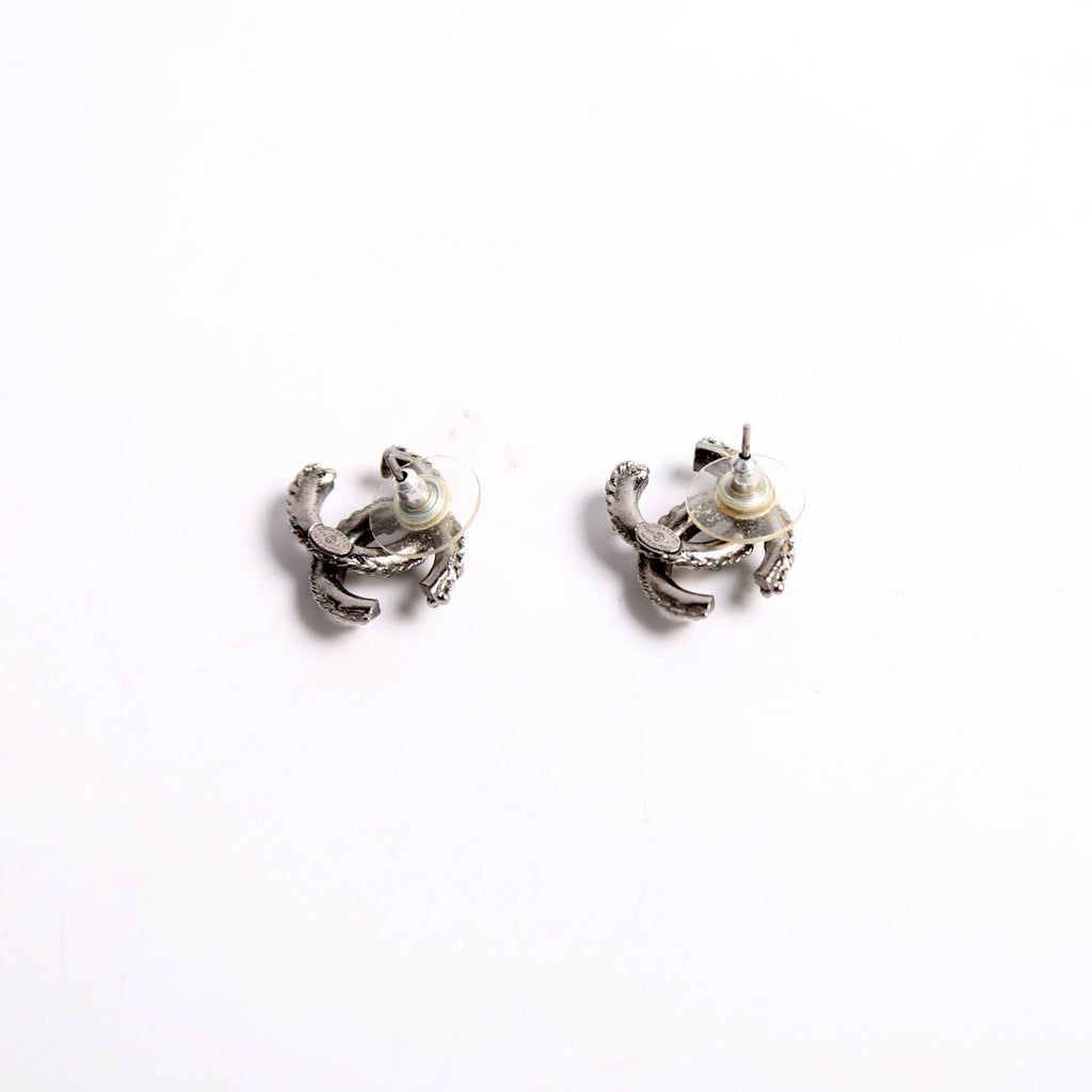 Chanel CC Pearl/Enamel Studs