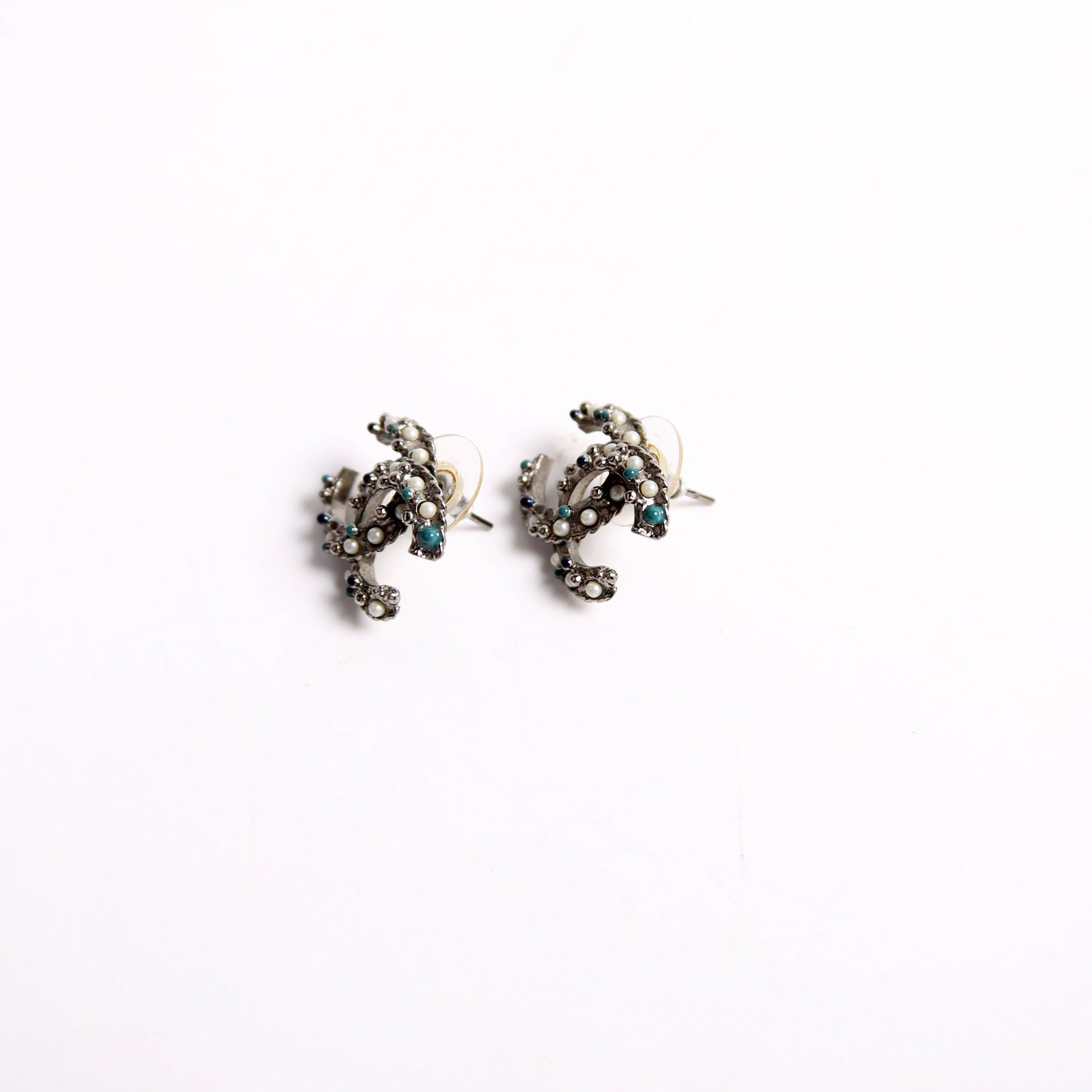 Chanel CC Pearl/Enamel Studs