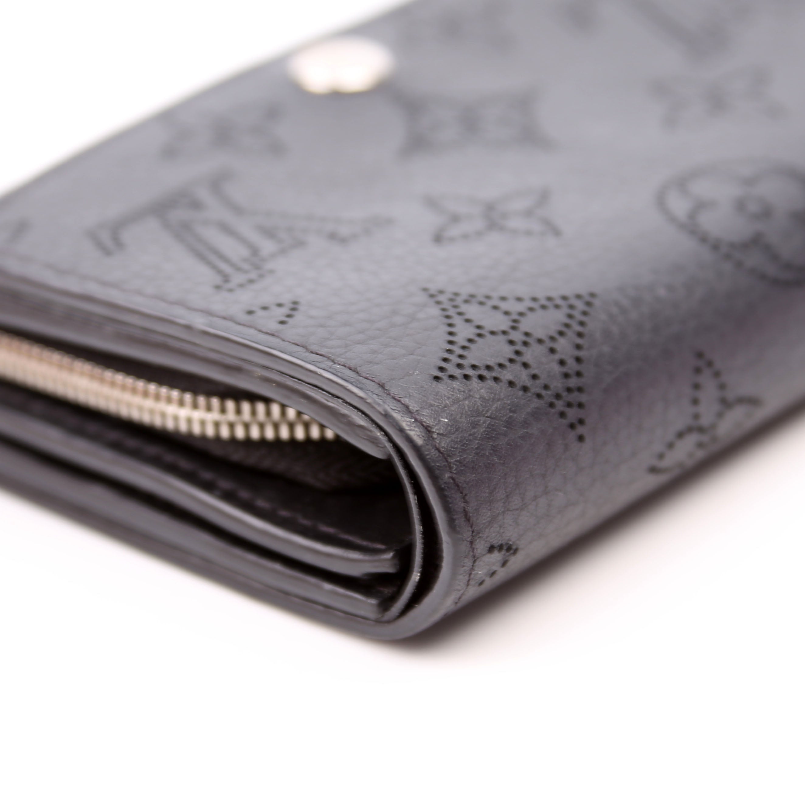 Louis Vuitton Iris Compact Wallet Mahina Black