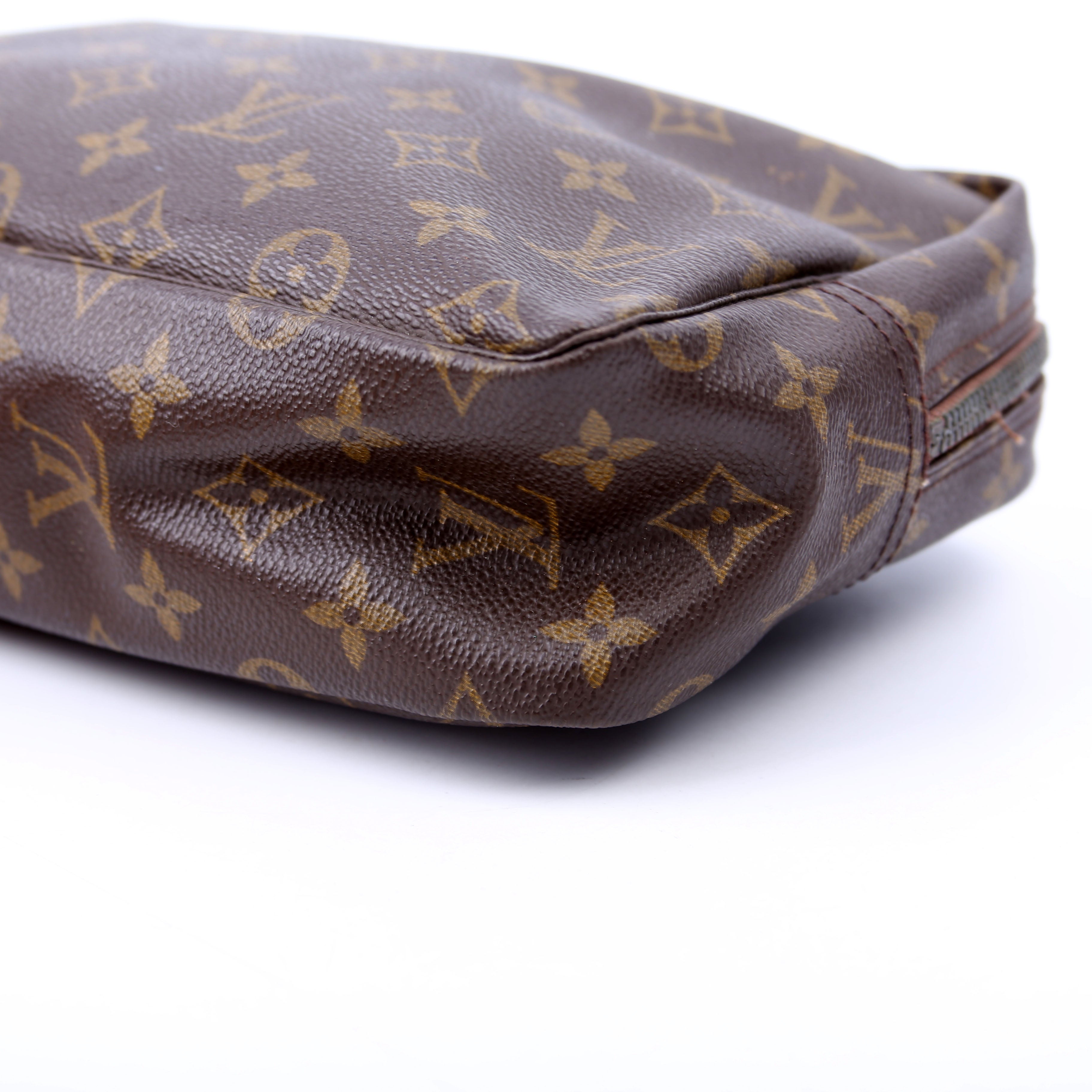 Louis Vuitton Trousse Toilette 28 Monogram
