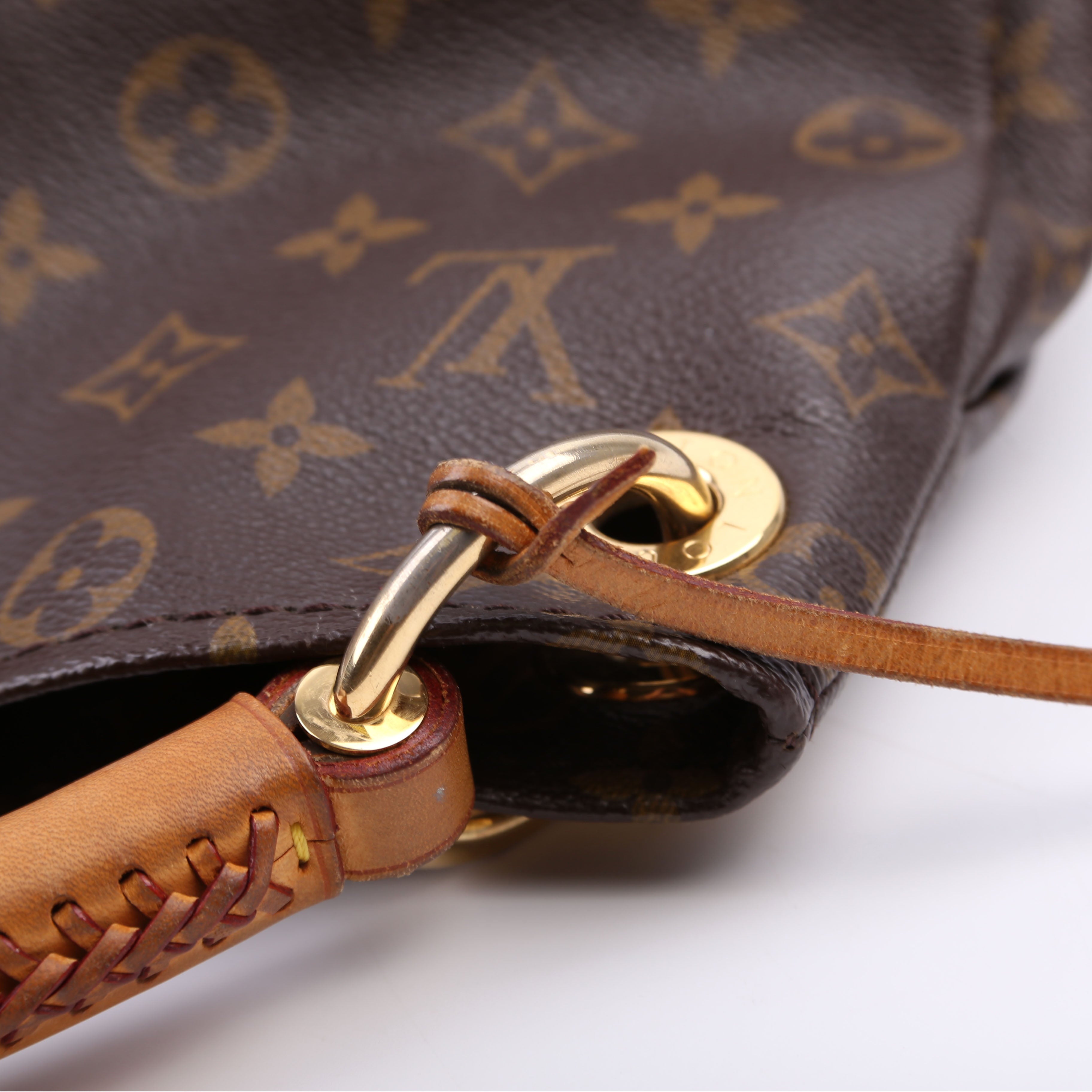 Louis Vuitton Artsy MM Monogram