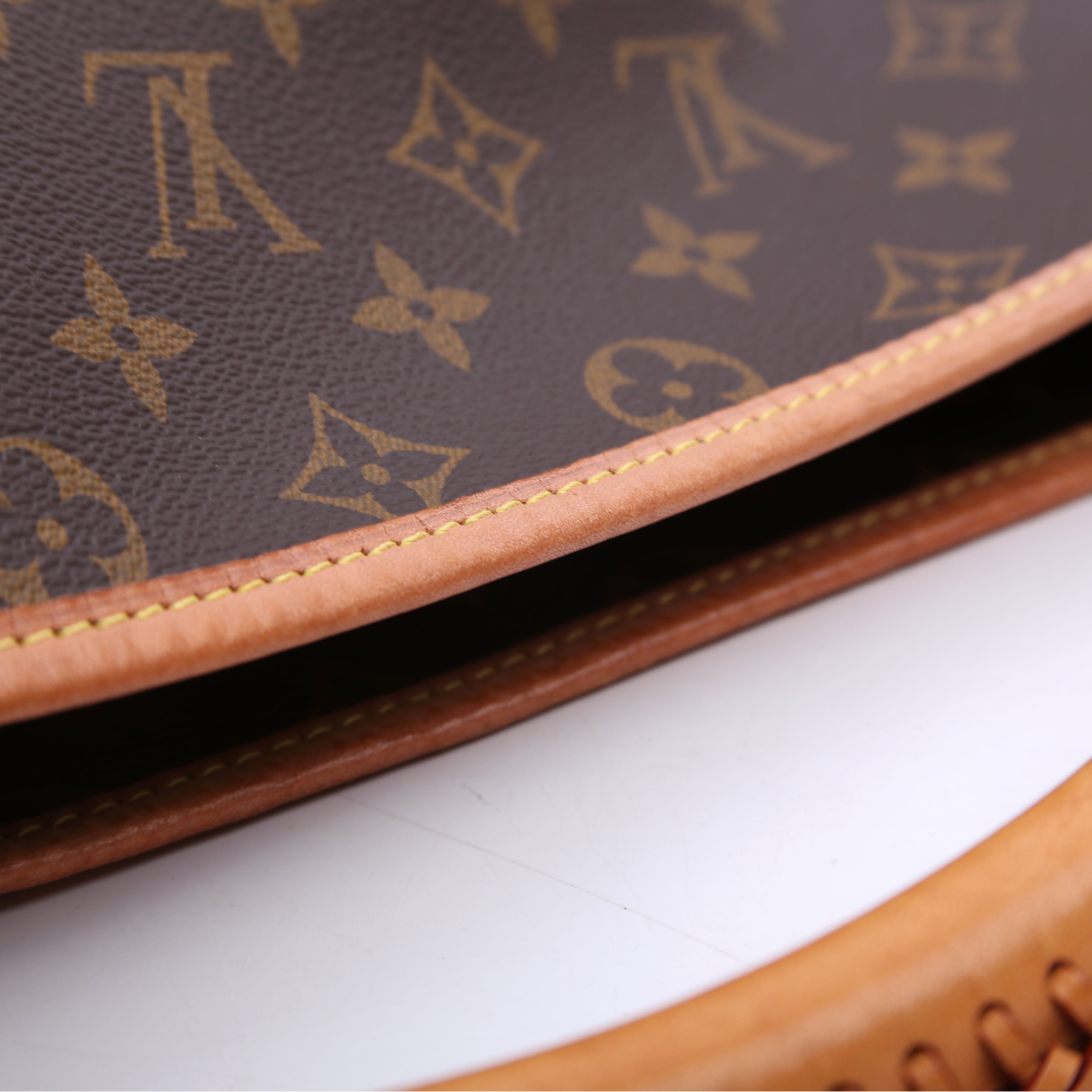 Louis Vuitton Artsy MM NM Monogram