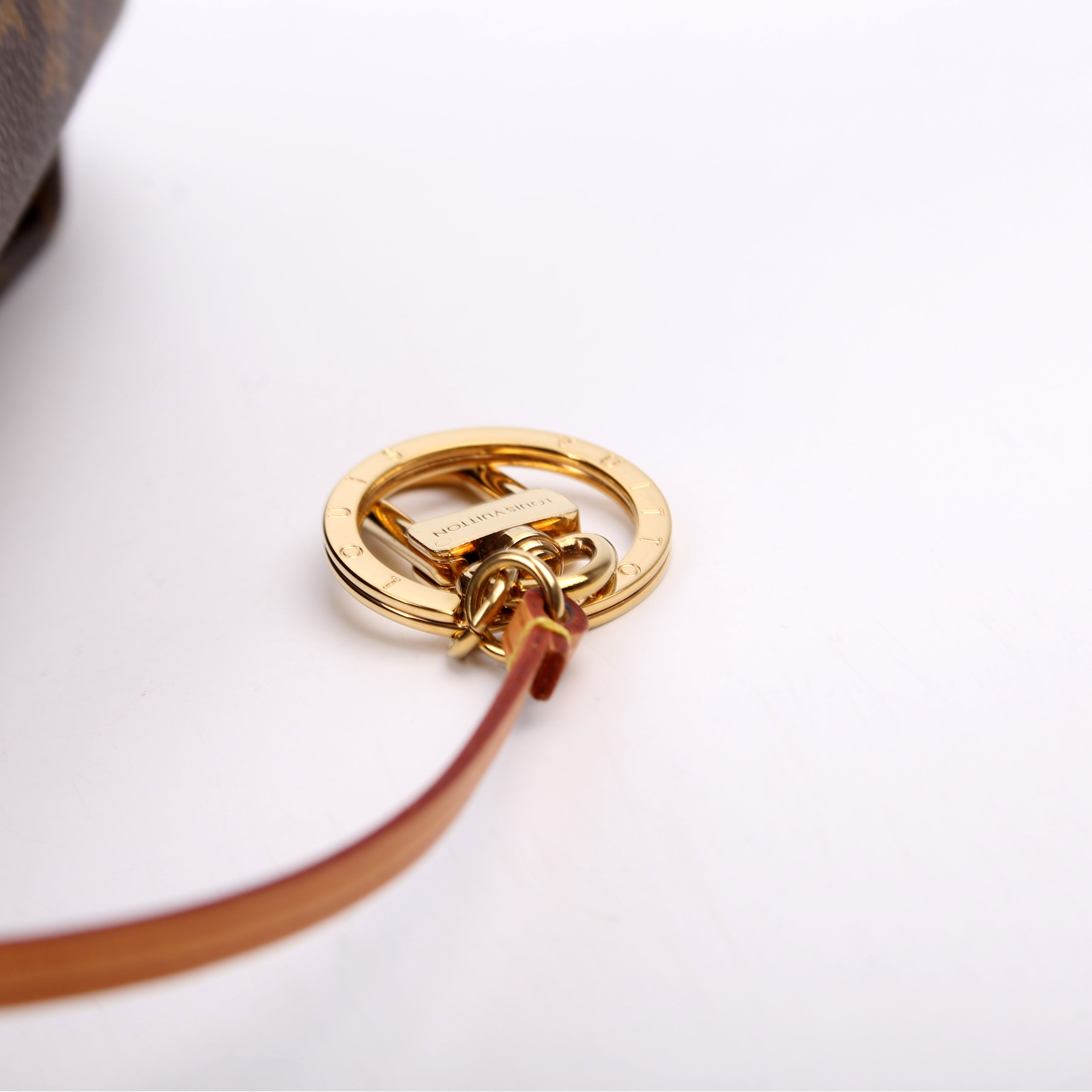 Louis Vuitton Artsy MM NM Monogram